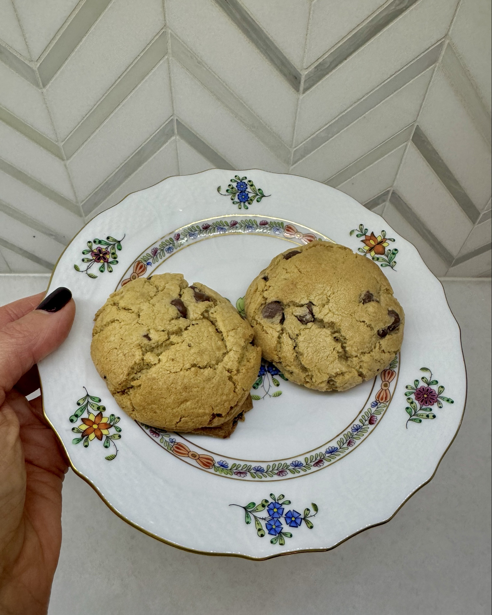 the best gluten free chocolate chip cookie i’ve literally ever had🍪!! definitely a 10/10 

only products you can pronounce: (pasture-raised eggs, grass-fed butter, organic flour & no seed oils)! 

shop @madebymarge_ or on their website https://www.madebymarge.com (the ship now too) 

+ shop my fav cookware on sale & my gorg china too #LTKParties 


#LTKfoodie #LTKFindsUnder100 #LTKHome