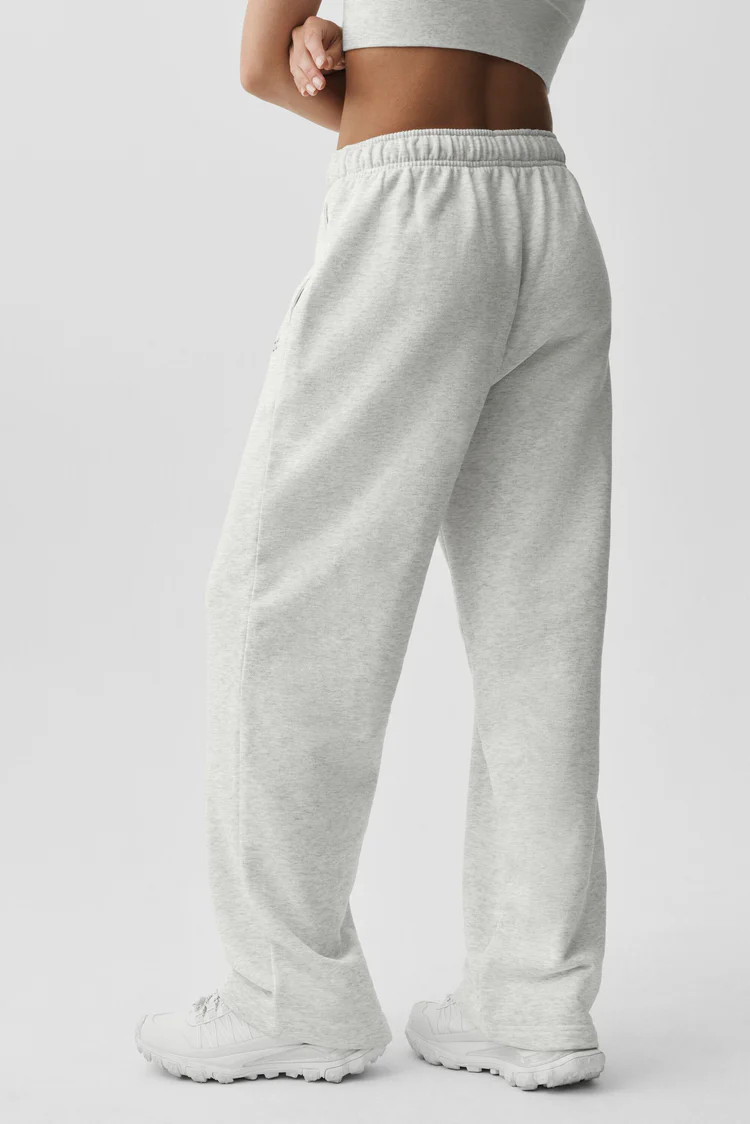 Accolade Straight Leg Sweatpant | Alo Yoga