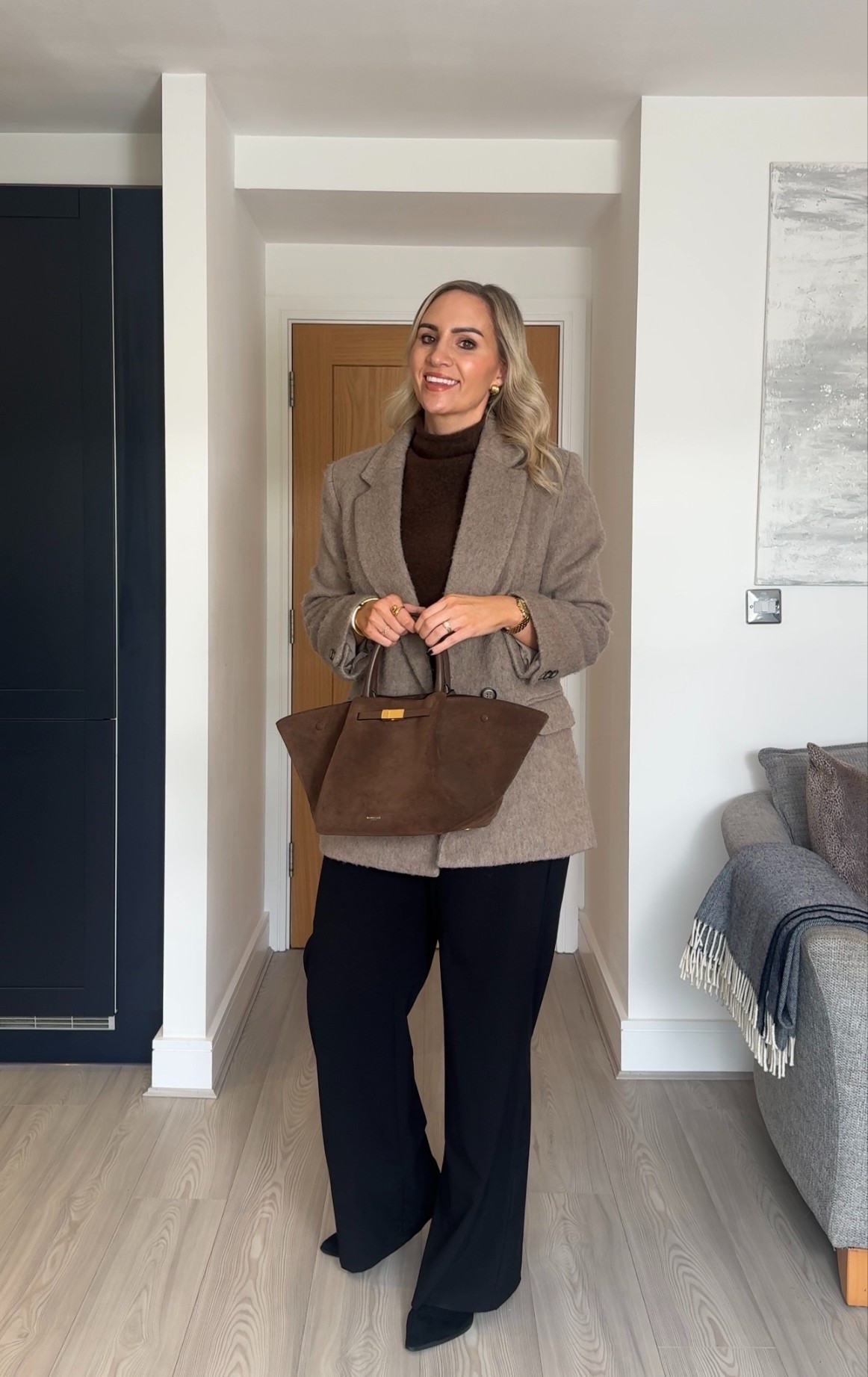 Comfy office outfit idea 🫶🏼

I wear a medium in the top, a size 10 in the trousers and a small in the blazer 

#LTKstyletip #LTKworkwear #LTKwinter