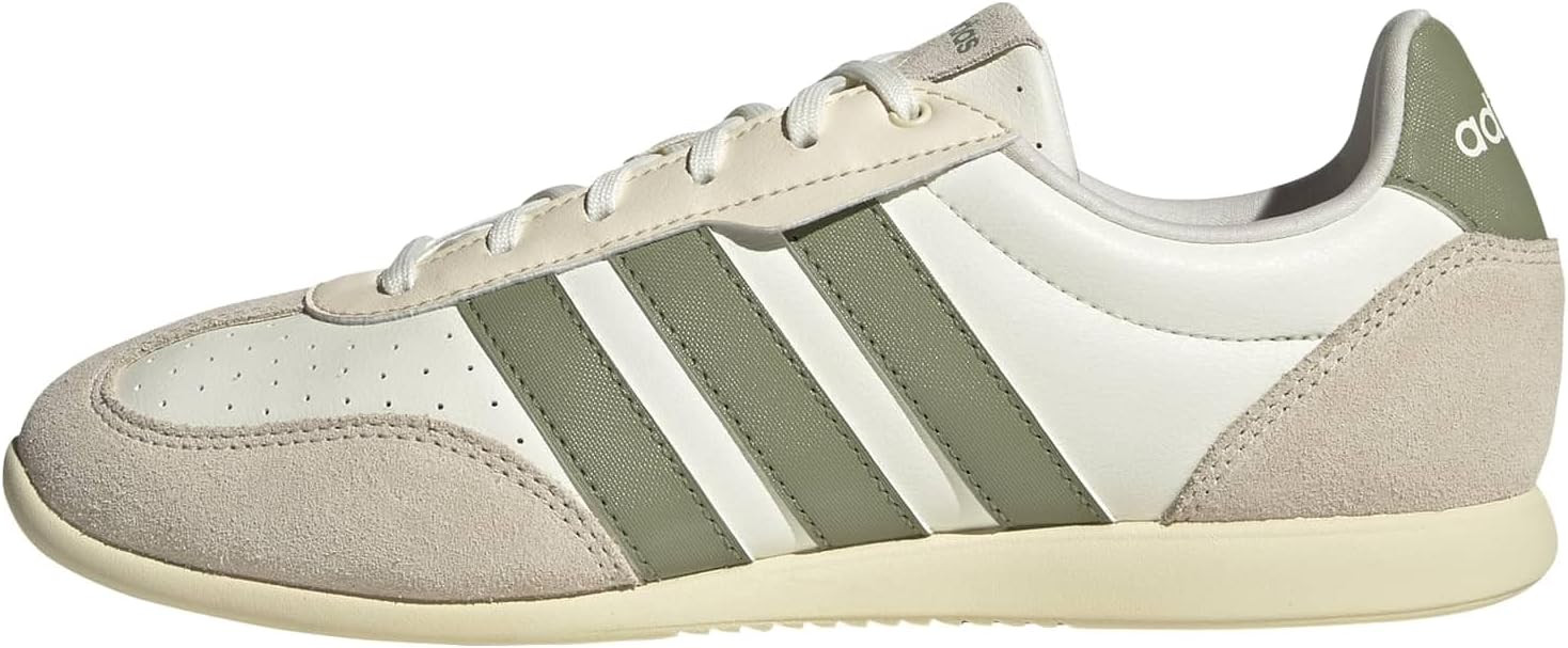 adidas Women's Barreda Low | Amazon (US)
