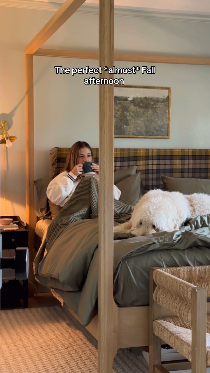 My bedroom is ready for fall 🍁
-
Bedding. Fall decor. Bedroom decor. Home decor. Table lamp

#LTKVideo #LTKSeasonal #LTKHome