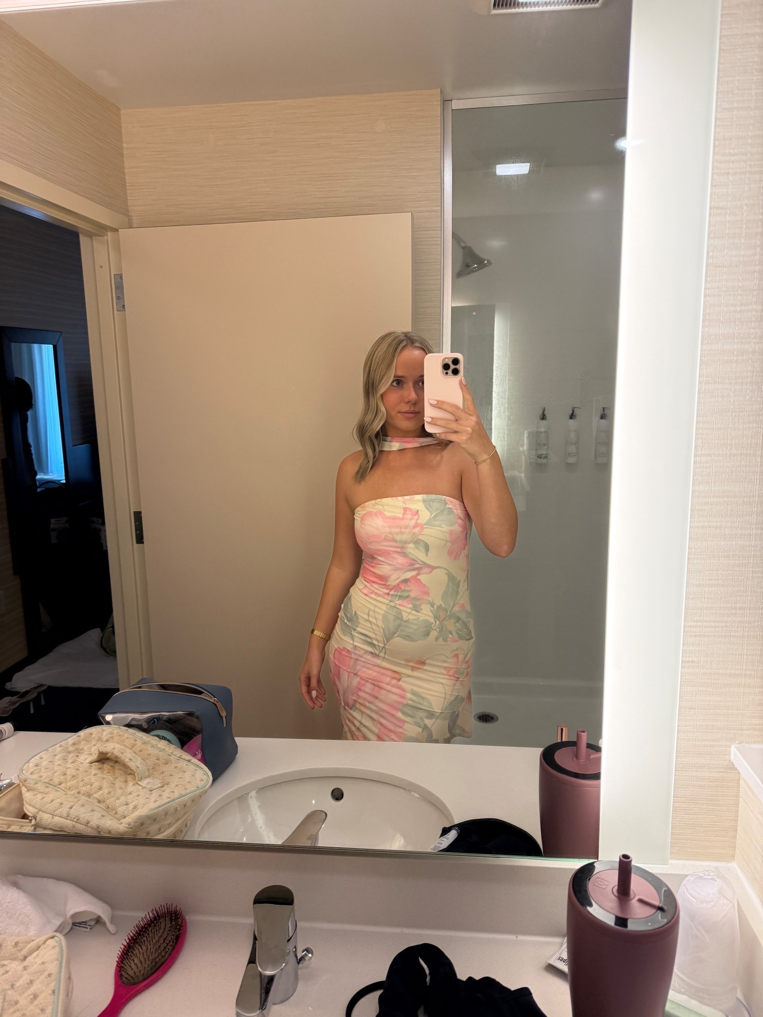 the comfiest wedding guest dress of ALL time 