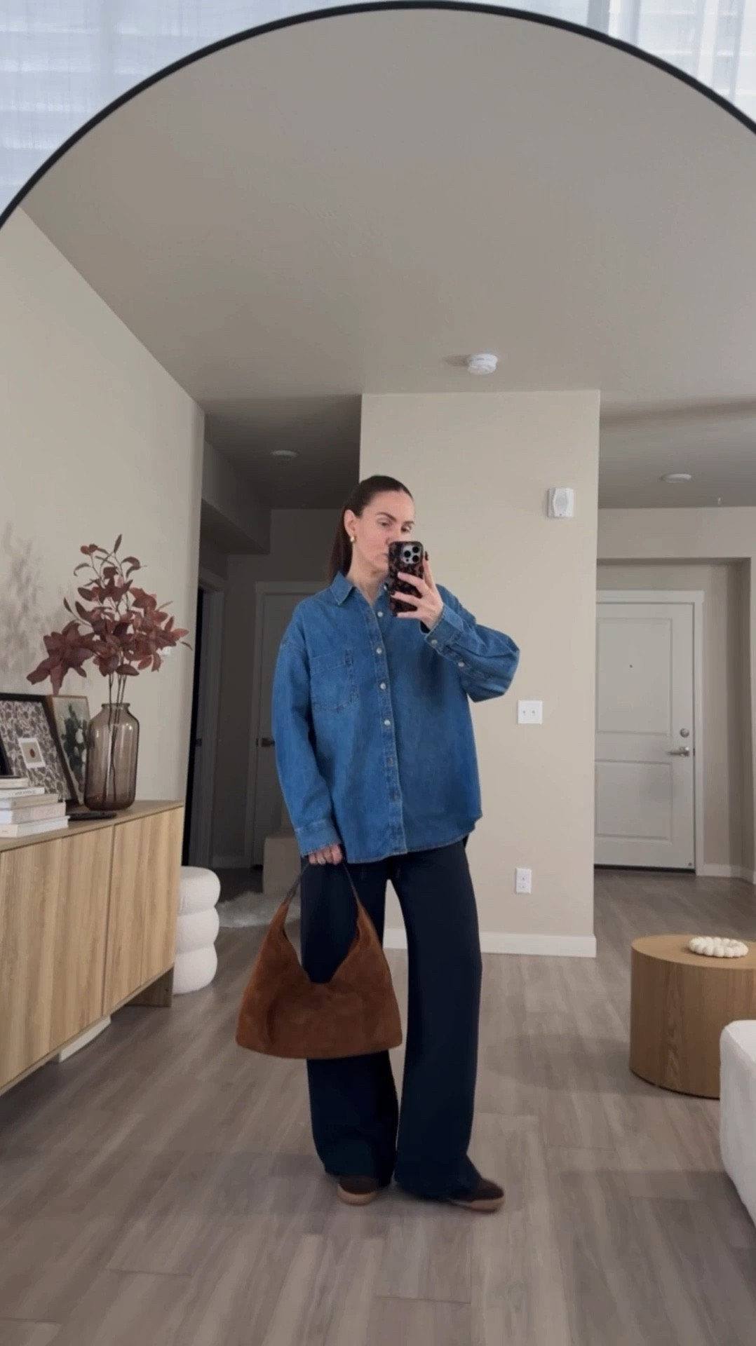 luxurious italian suede bag 50% off with code HOLIDAY 

#madewell #holidays #christmasgift