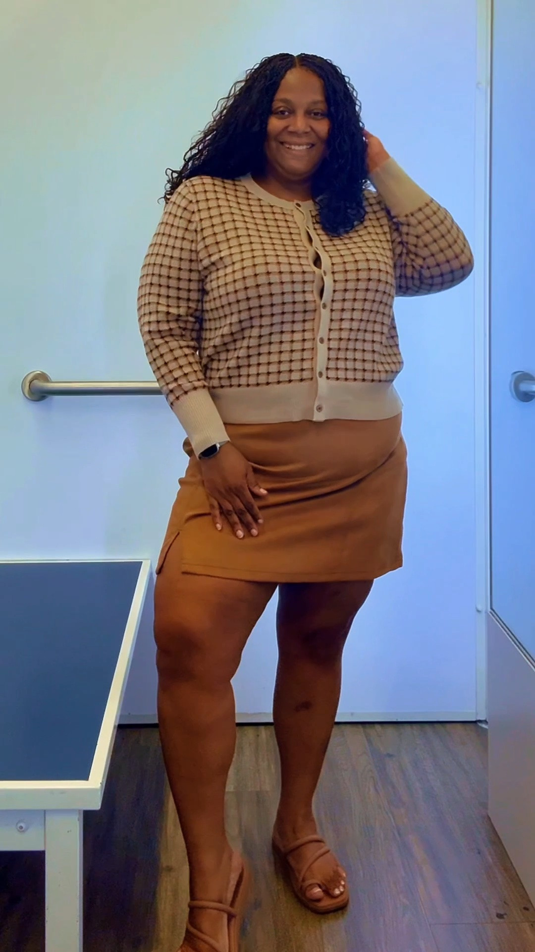 Old Navy’s suede mini is CHEAP today! 😍🔥 If you’ve been eyeing it, hurry up and grab it before the price goes back up! 🛍️🤎

#oldnavy #oldnavystyle #fallfashion #affordablefashion #fashionfinds