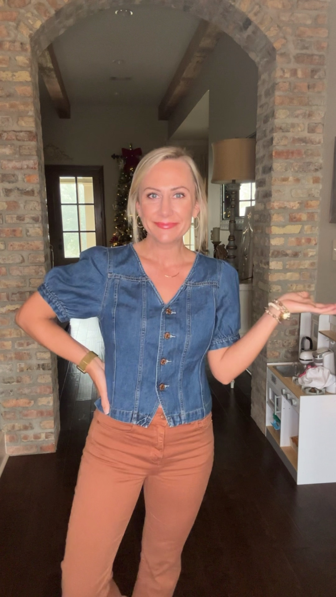 Apparently I have a thing for all things brown + denim 

#fallcasual #denimtop #gapstyle #browndenim #ltkcasual

#LTKOver40 #LTKootd #LTKPetite