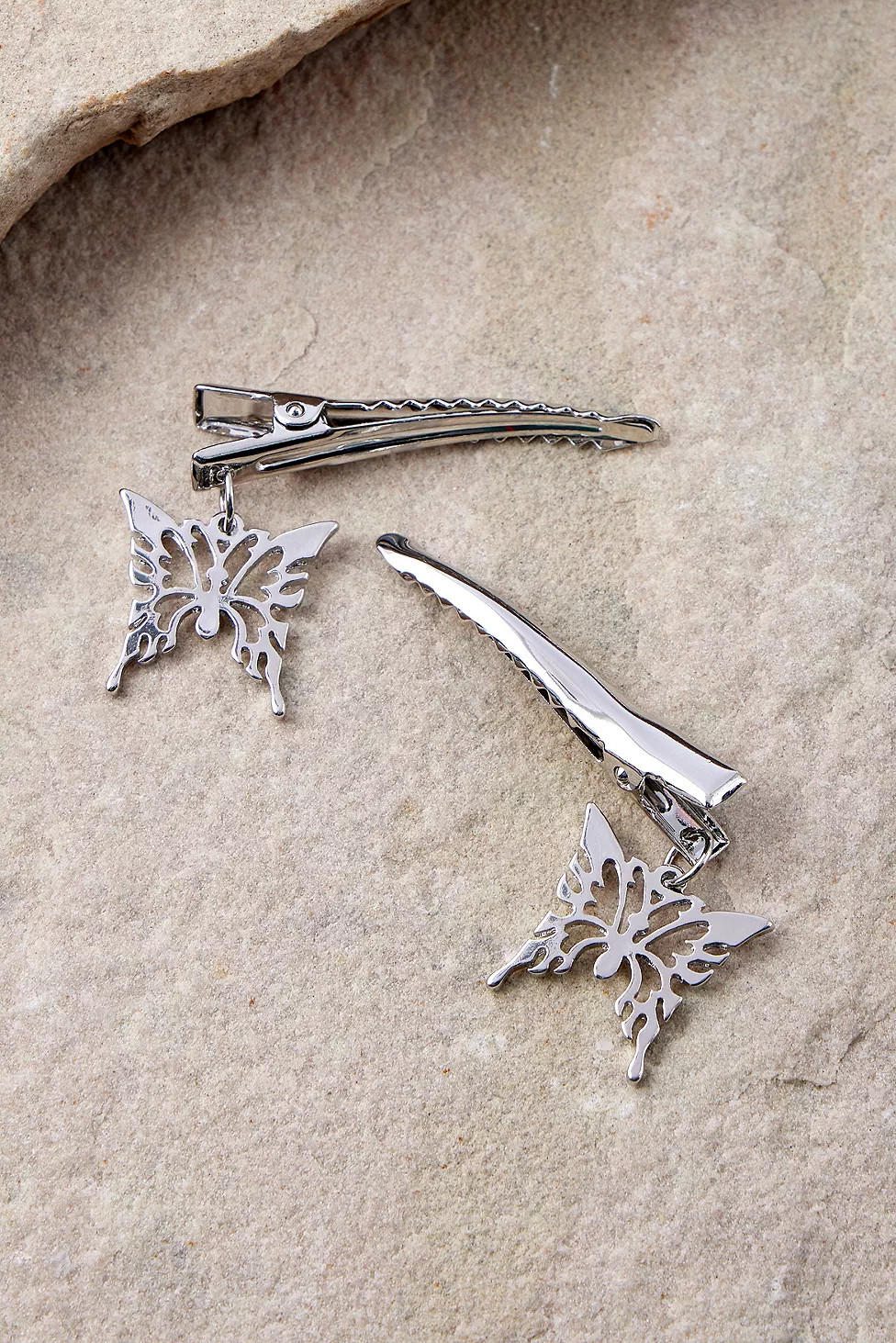 Butterfly Drop Clips 2-Pack | Urban Outfitters (EU)