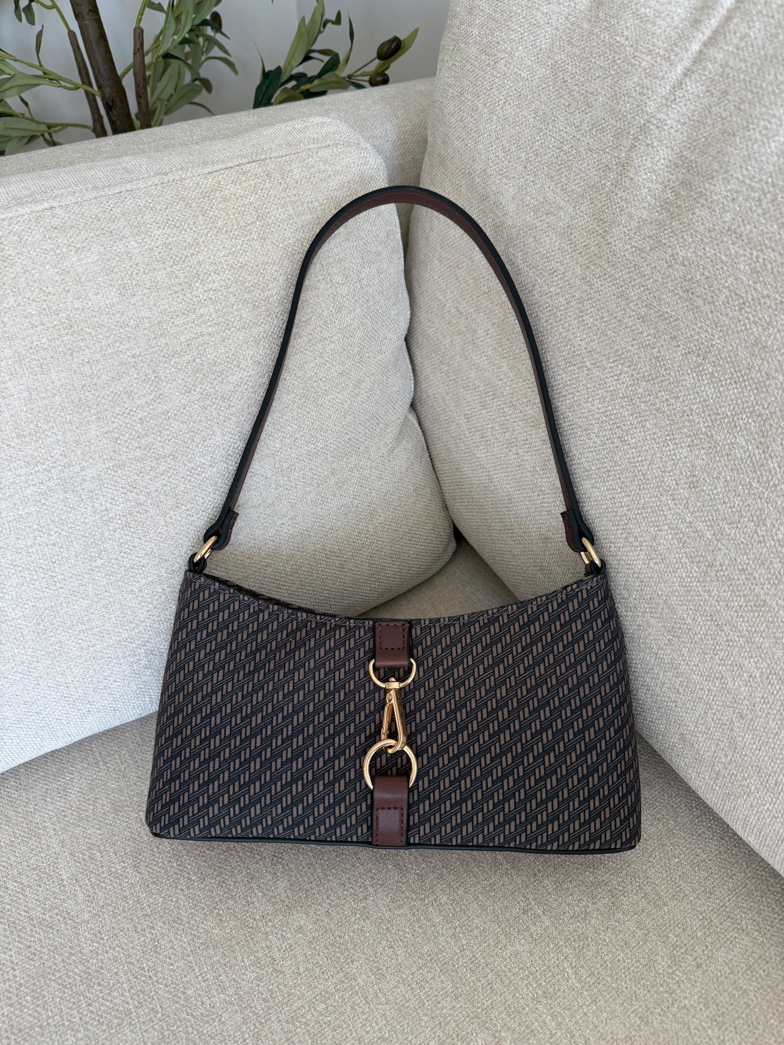 Cutest $30 bag! Going to wear it so much 🤎

#LTKItBag #LTKSeasonal #LTKFindsUnder50