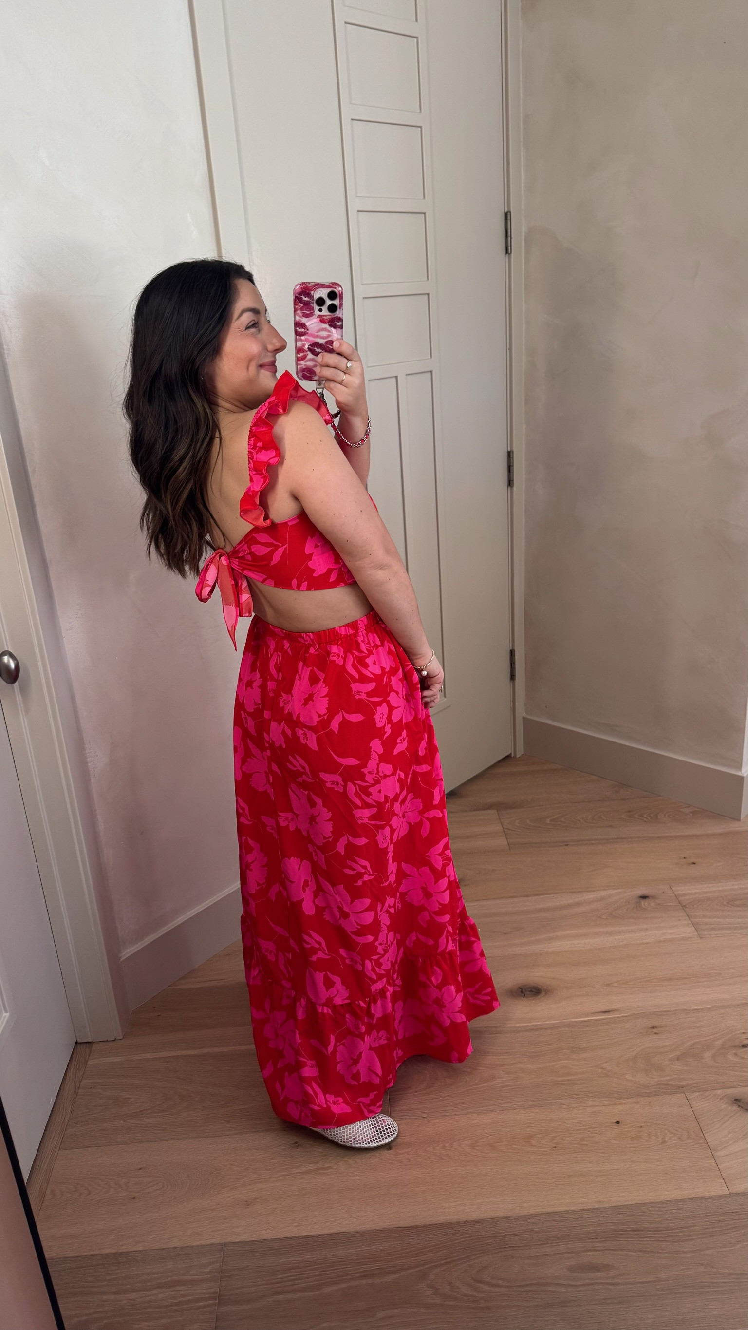 Matching set! Love the red and pink floral print! Perfect for vacation or summertime! 

Tank with square neck! 
Skirt is full length on me! Very stretchy! 
Size small 

5'0" 140lbs


#LTKootd #LTKPetite #LTKSeasonal