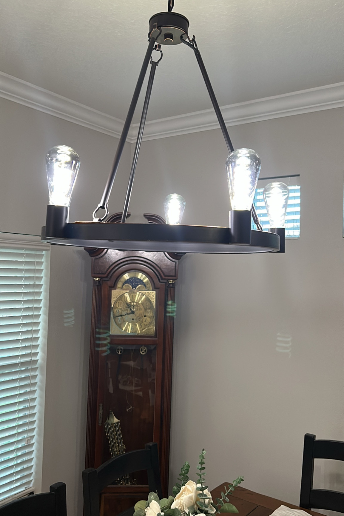 LED like Edison style lightbulbs that are dimmable 

#LTKFind #LTKhome