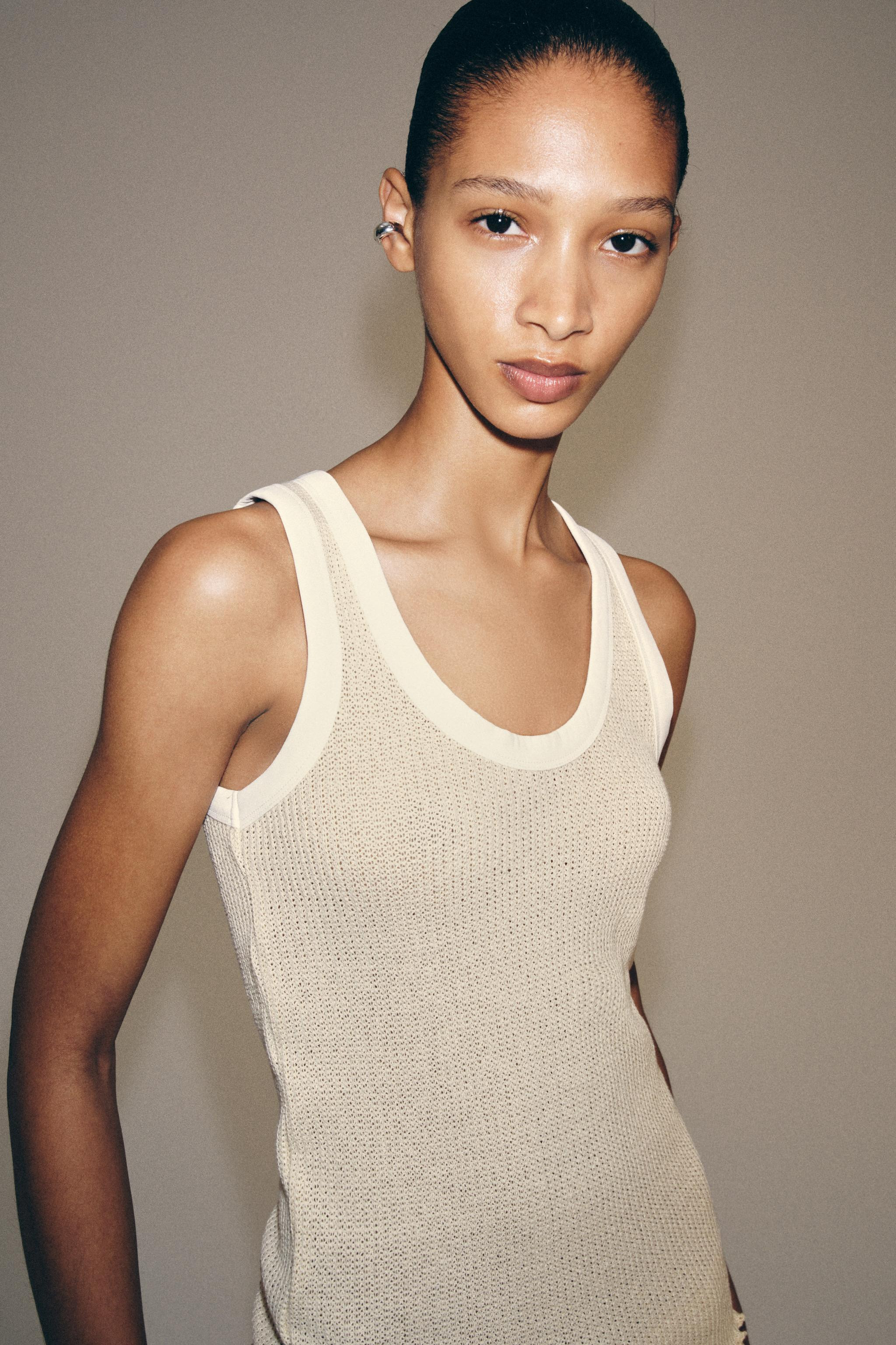 CONTRAST PIPING TOP | Zara US
