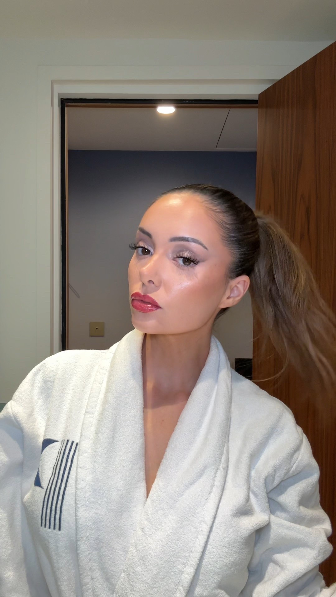 Full makeup routine ❤️

I use YSL couture clutch shade 100
Rabanne eyeshadow palette (not linked - see Instagram for info @ zaraannec)


#makeup #makeuproutine #grwm #morningroutine #datenightmakeup #giftideas #makeupgifts #beauty #skincare #howto #stylingtips #stylingideas #eveningwear #eveningmakeup #weddingmakeup #makeuptutorial #recommendations #howtowear #tutorial 

#LTKbeauty #LTKpartywear #LTKdatenight