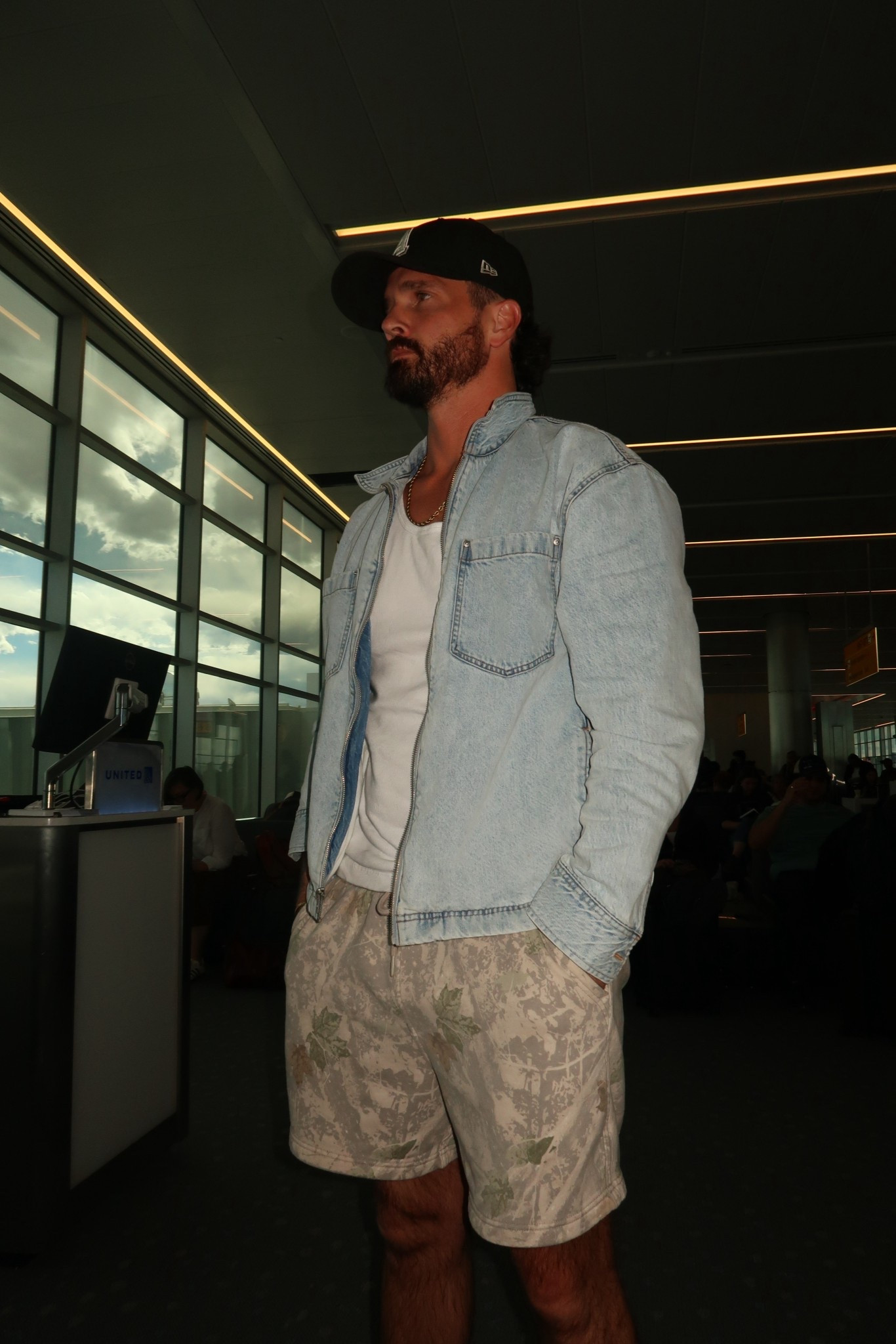 Men’s travel look, men’s airport outfit 

#LTKTravel #LTKootd #LTKMens