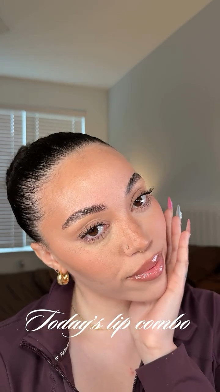 Today’s lip combo @charlottetilbury @maybelline 

#makeuptutorial #lipcombo #charlottetilbury #maybelline #makeupoftheday #motd #makeupideas #makeup