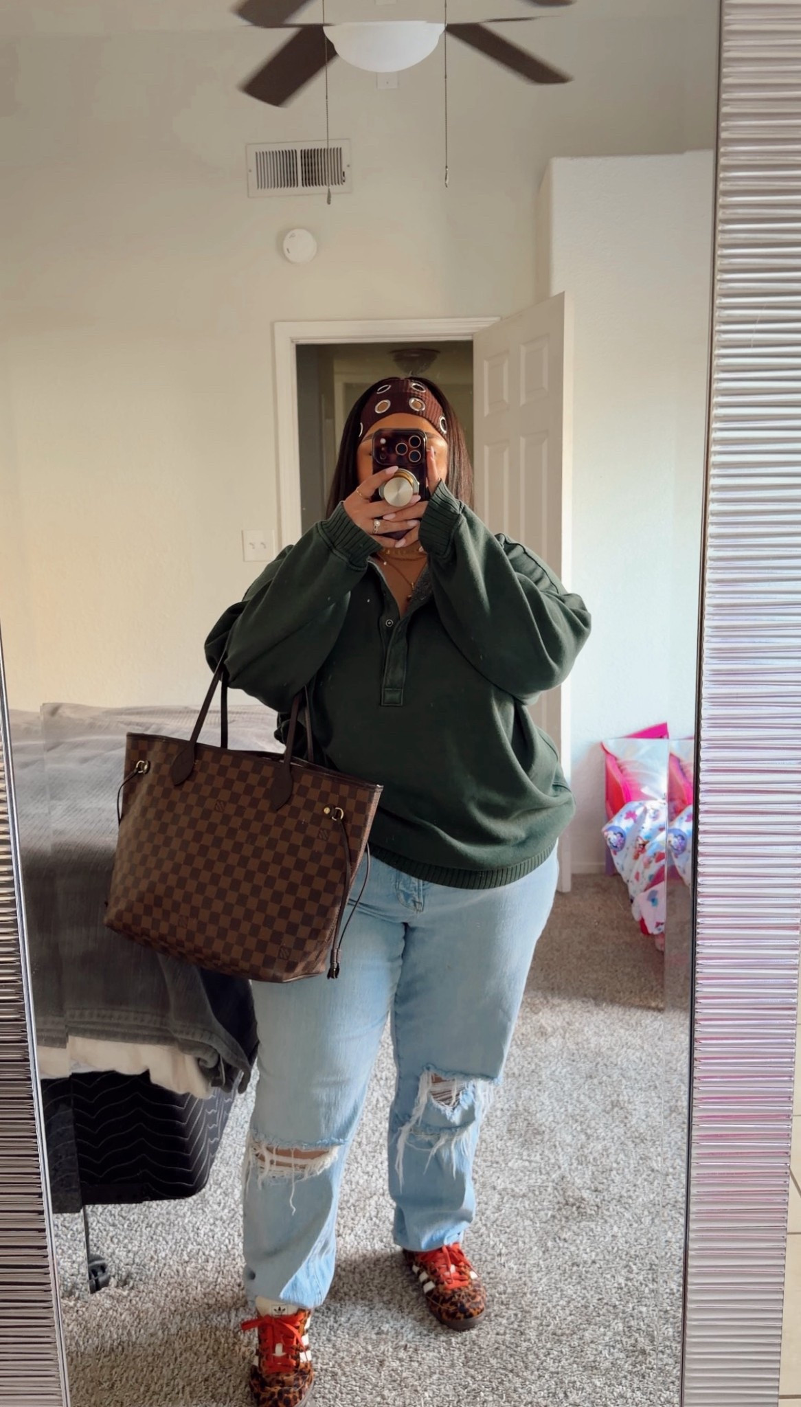 Today’s outfit 🖤

I can’t link jeans, they’re old 