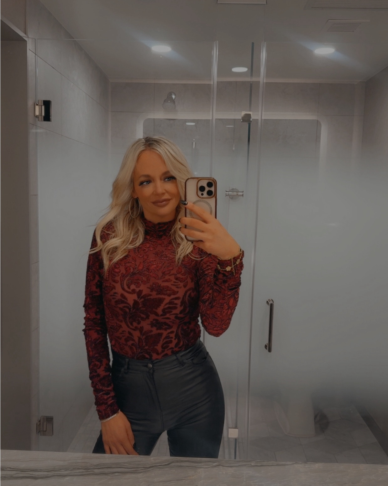 red + black 🖤
#vici

#LTKFindsUnder100