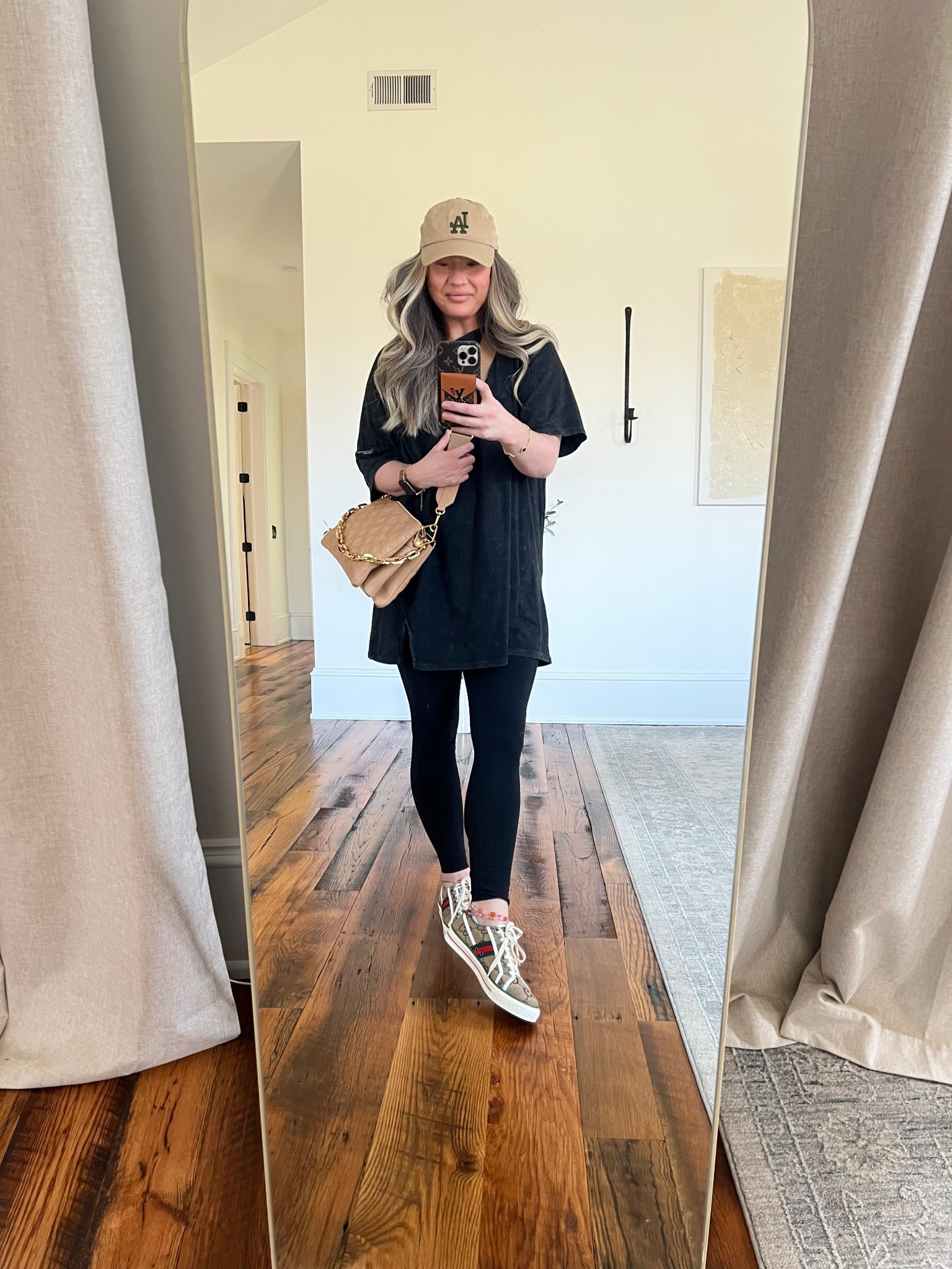 The perfect leggings t-shirt!

#LTKSeasonal #LTKStyleTip #LTKBeauty