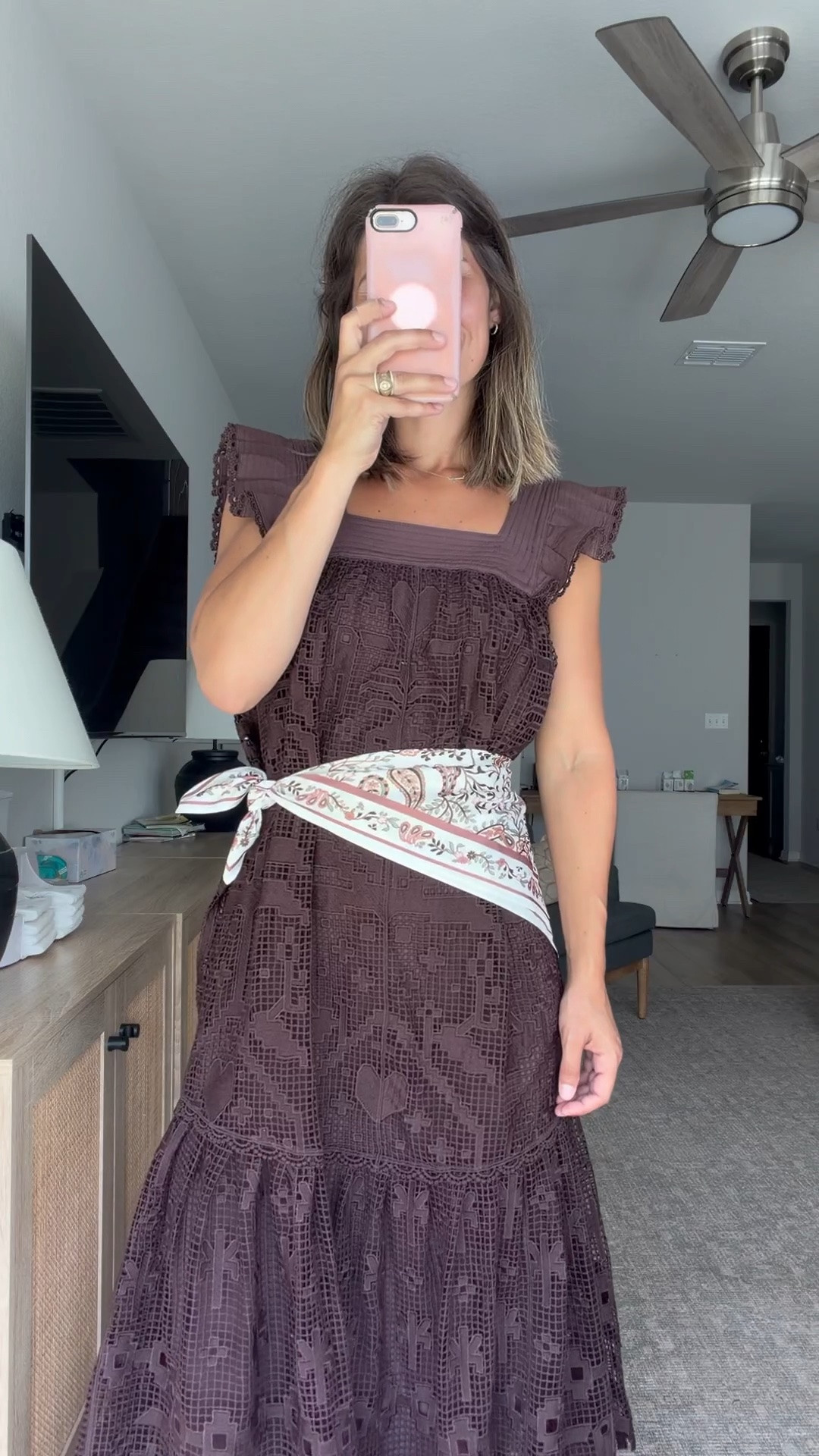 Styling a fun scarf from loft using things I already have in my closet // trying the scarf belt trend and LOVE 😍 makes outfits I already have feel new 
-
loft, loft scarf, paisley scarf, scarf, accessories, style tip
