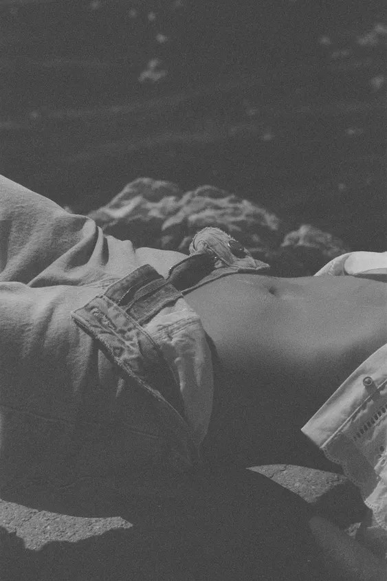 Z1975 RELAXED FIT MID-WAIST JEANS WITH TURN-UP HEMS | Zara UK