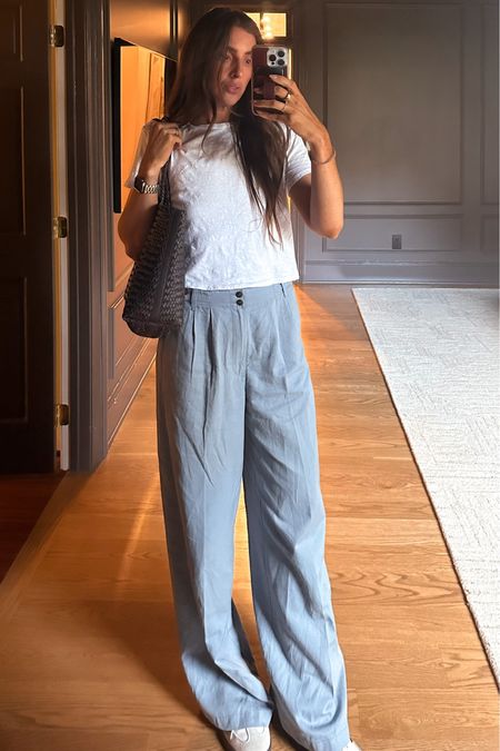 These Harlow trousers from Madewell are so good 🖤 I paired with a simple white tee and sneakers for a casual vibe. Get 25% off at Madewell during the Insider Sale happening now!

#LTKstyletip #LTKsalealert #LTKworkwear