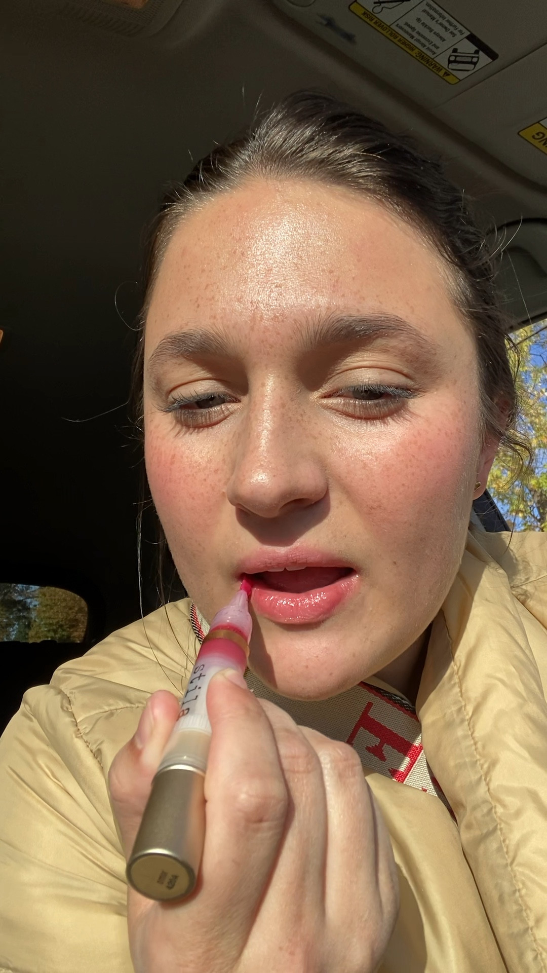THE BEST LIP GLOSS EVERRRR 

#LTKGiftGuide #LTKVideo #LTKbeauty