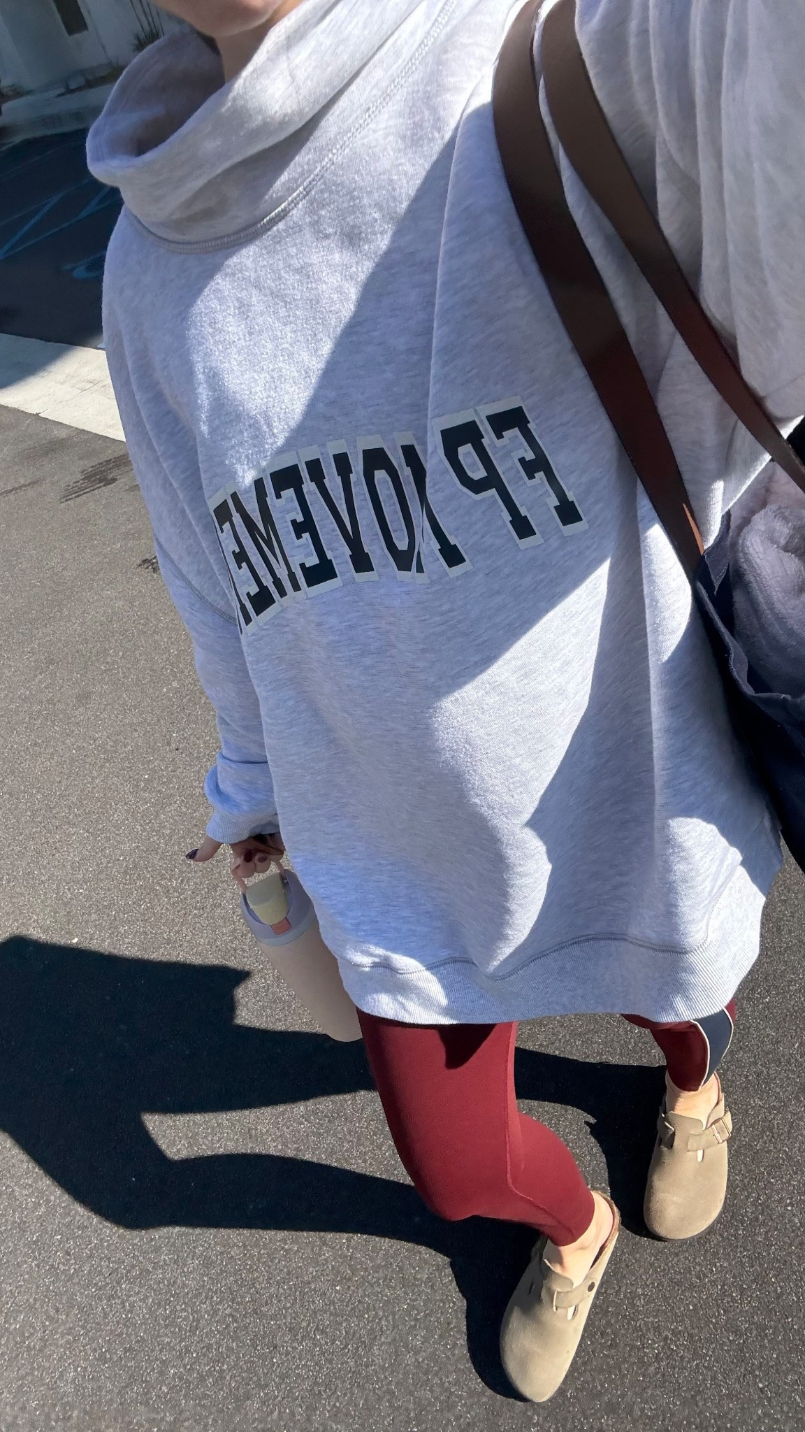 Free people mockneck sweatshirt 

Size large 

#LTKActive #LTKootd #LTKmorningroutine