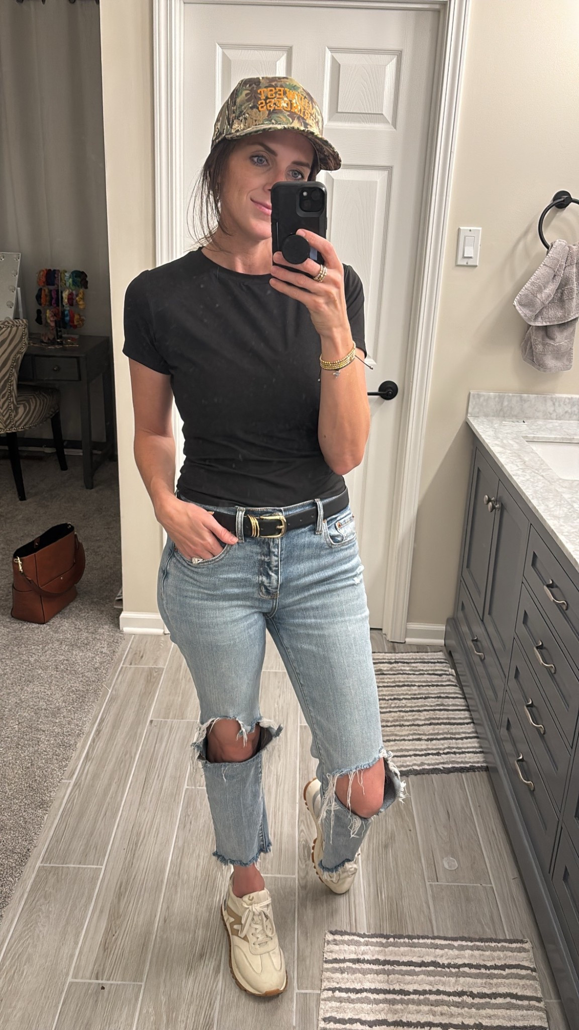 My GO TO outfit. All my favorites. 

#LTKFindsUnder100 #LTKShoeCrush #LTKFindsUnder50