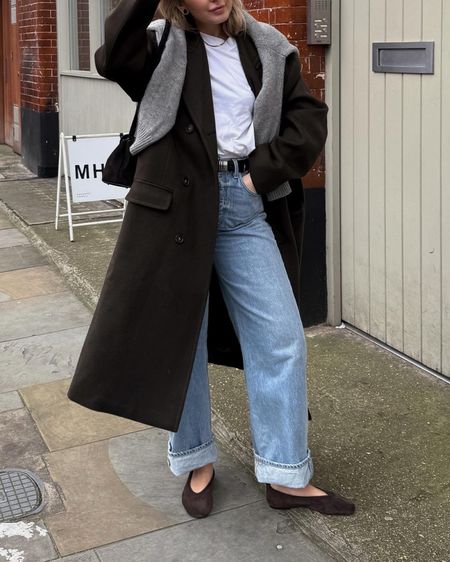 Living for chocolate brown tones and oversized coats with ballet flats!