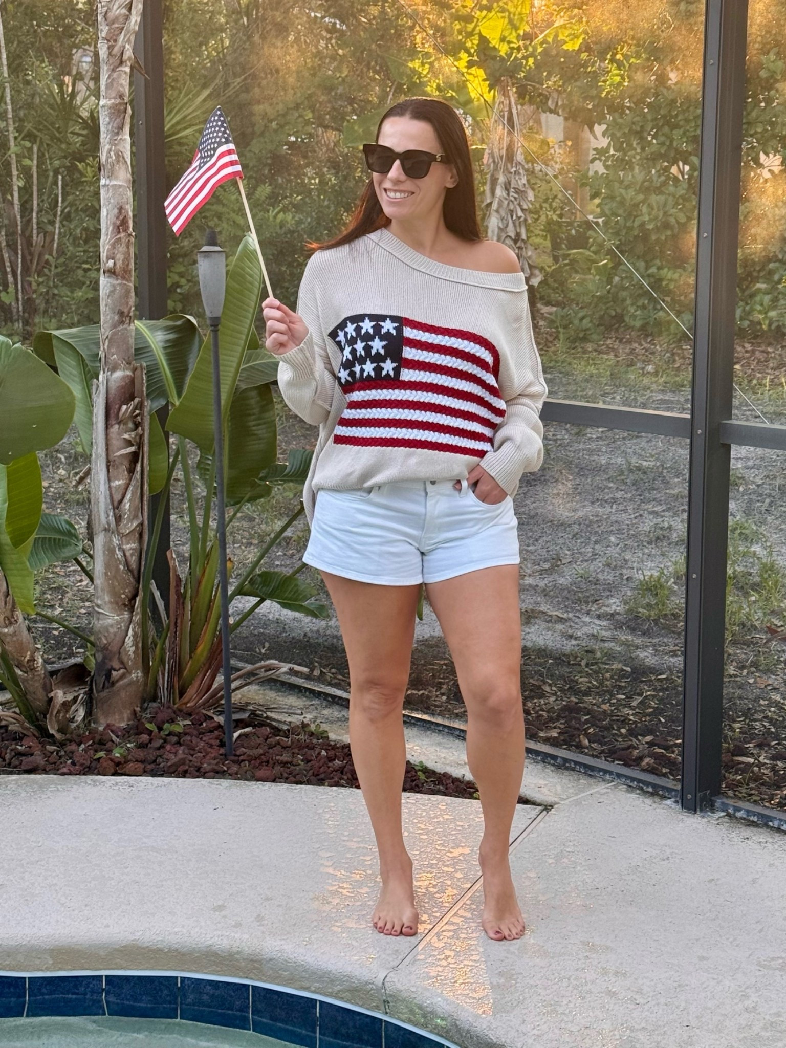 What’s in my suitcase for our 4th of July vacation? This Americana sweater for the fireworks 🎆 🇺🇸

#LTKTravel #LTKootd #LTKSeasonal
