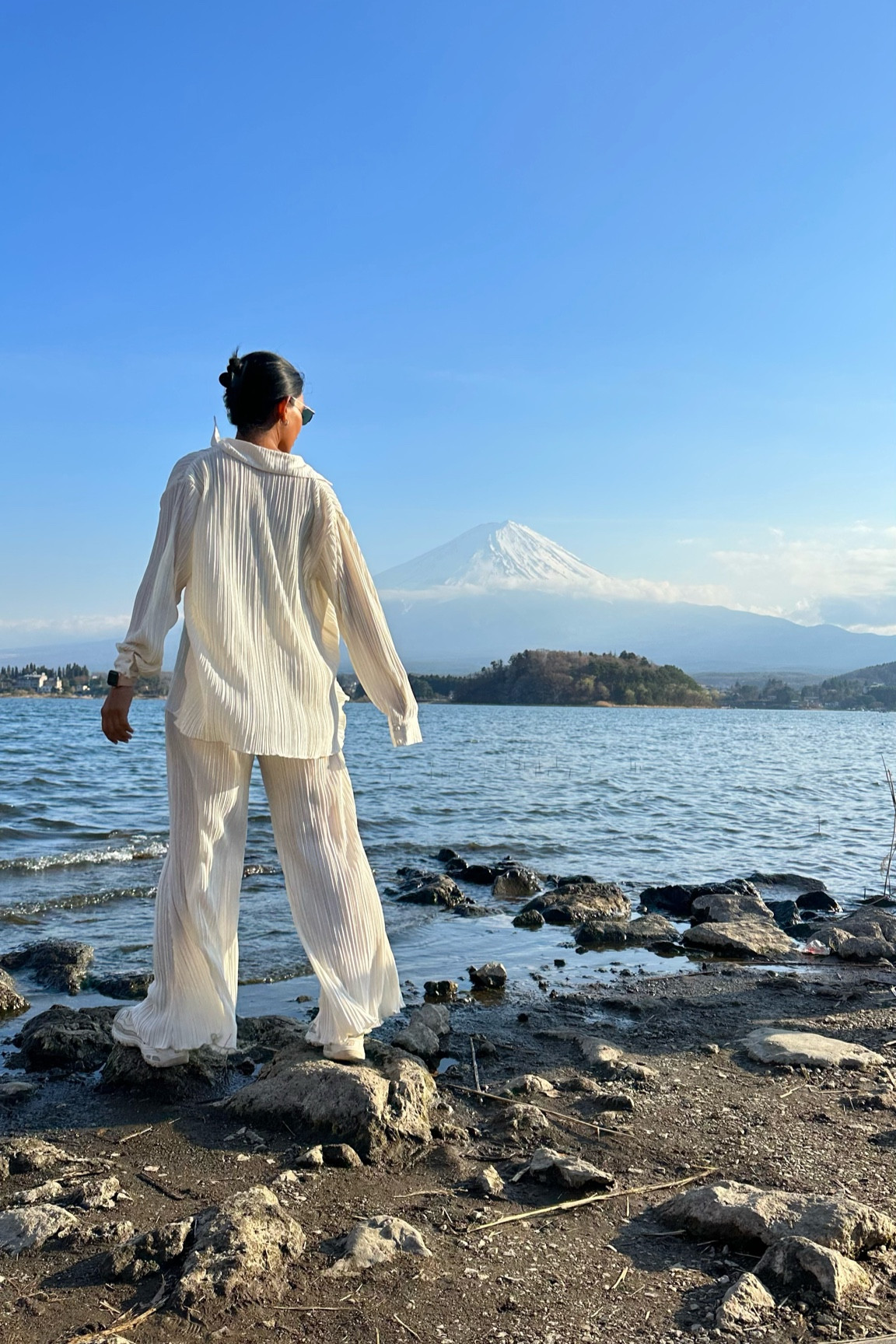 The perfect matching two piece white set.
I am wearing size 8 pants and size 6 shirt 

#LTKtravel #LTKunder100 #LTKaustralia