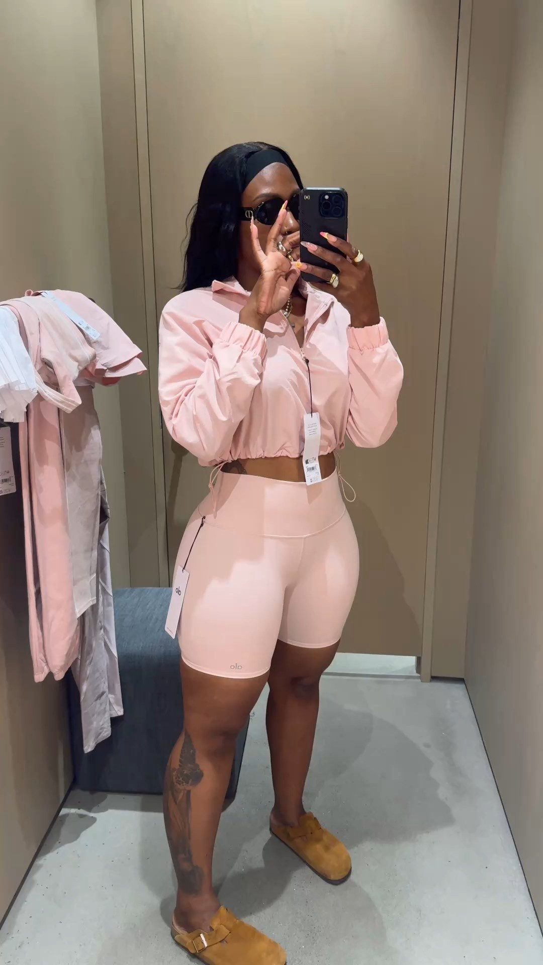 Snag your faves from Alo while they’re on sale limited time only!
 

🚨READ SIZES👇🏾

5'6½ | 175 Ibs | 38B-29W-45H


Wearing a medium in all bottoms
NOTE: Wearing my true size go up if you like a looser fit.

Jacket -small 


Bra- larger true to size 

#LTKFindsUnder100 #LTKSaleAlert #LTKSeasonal