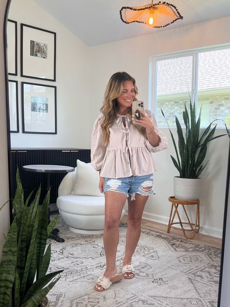 OUTFIT OF THE DAY~ Amazon top + shorts!! Both are on repeat!! 
Wearing size medium in top and size 29 in shorts. 

#summeroutfit #denimshorts #amazonfashion #amazonfinds 



#LTKStyleTip #LTKOver40 #LTKFindsUnder50