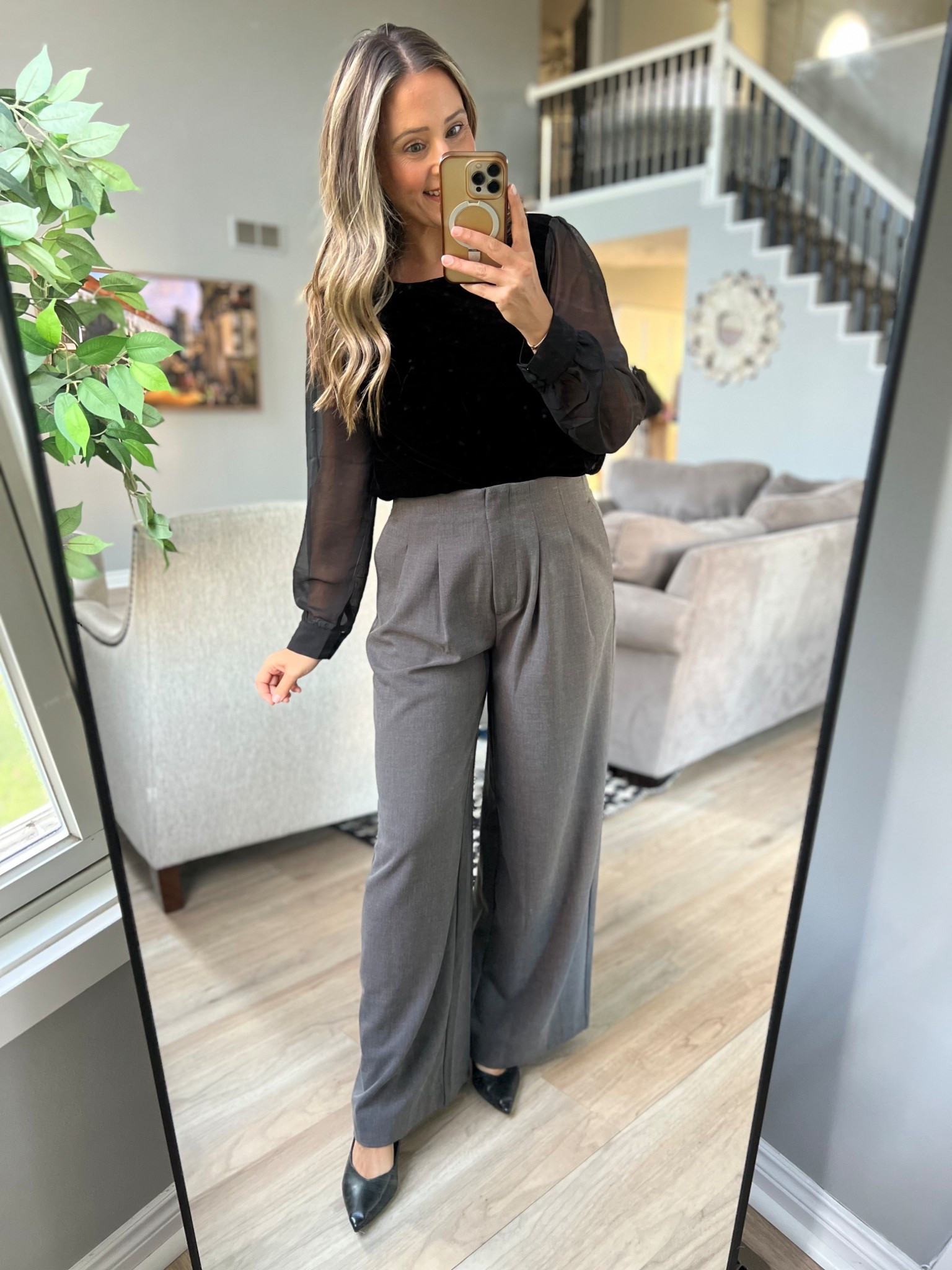 Workday wear! This blouse is so pretty and when you catch it on sale for around $20 it’s a STEAL! Wearing a small! 

#LTKFindsUnder50 #LTKWorkwear #LTKootd