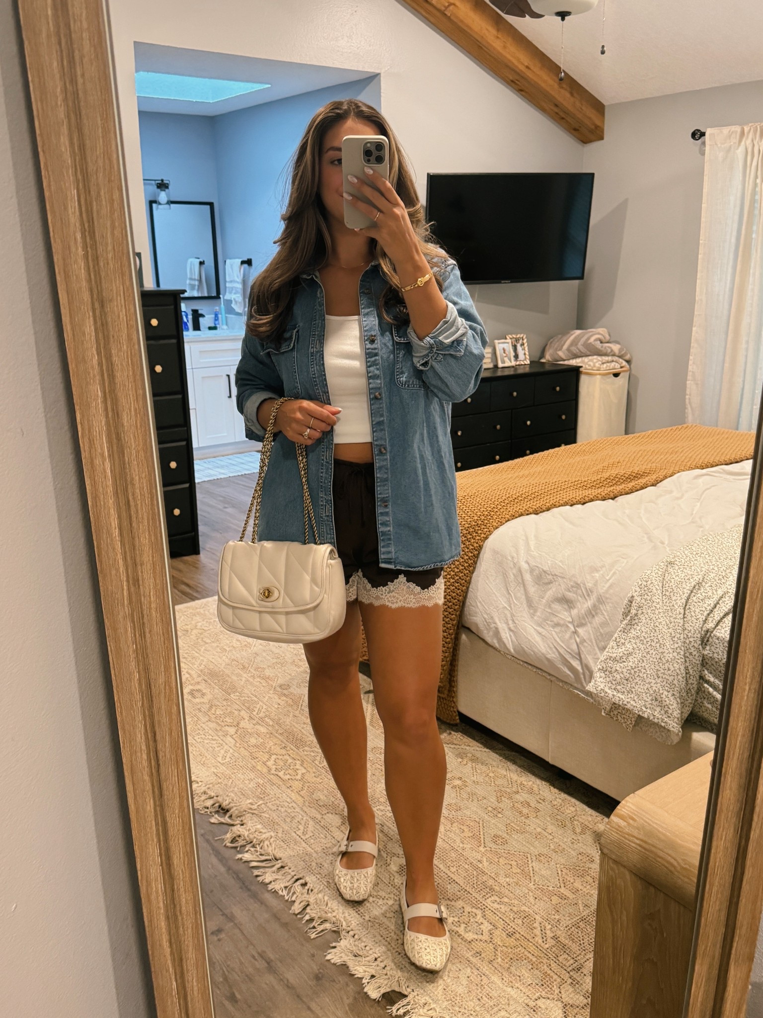 Casual date night outfit with denim shirt 

#LTKStyleTip