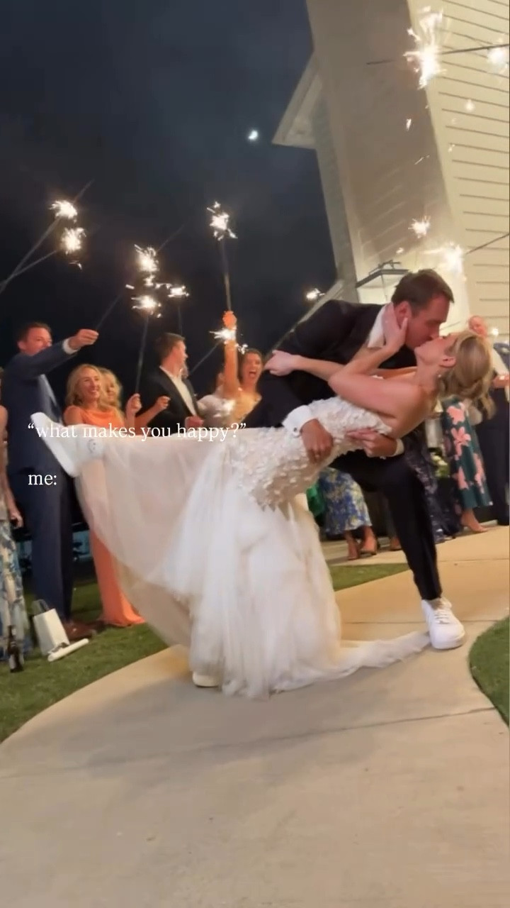 What makes me happy?! Bridal version 👰🏼‍♀️💞✨

#Socks #Wedding #comfy #love 

Shop my Del Campo smiley socks and get 15% off your purchase: https://endlss.io/sl/del-campo/lindseyjahns

#LTKStyleTip #LTKShoeCrush #LTKWedding