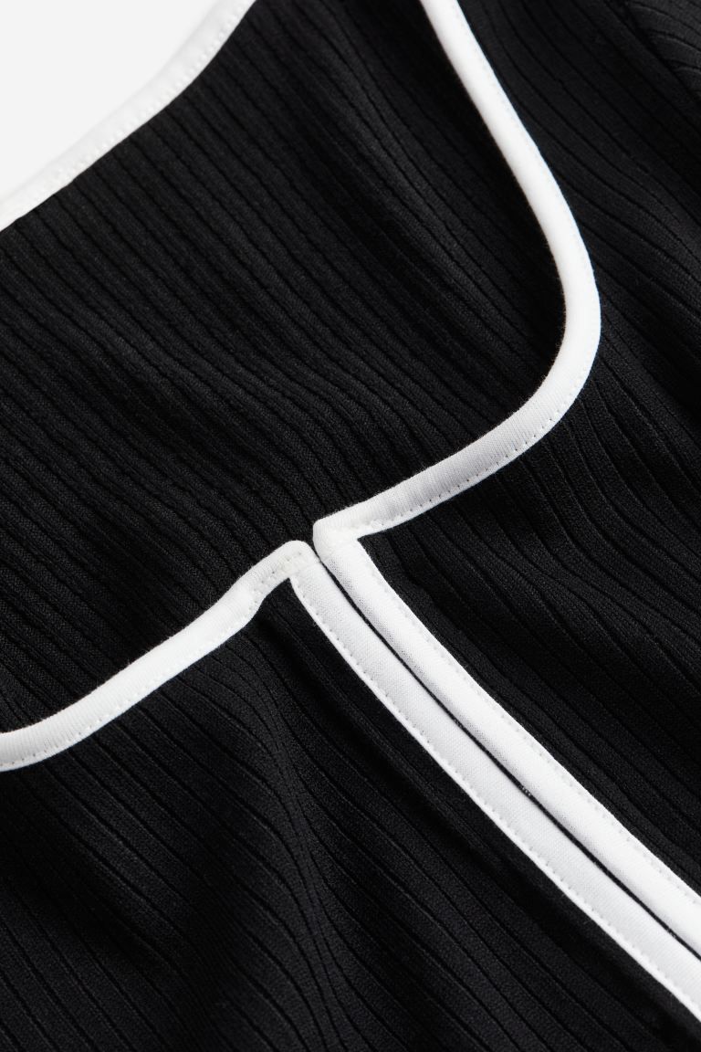 Cropped long-sleeved top - Black - Ladies | H&M GB | H&M (UK, MY, IN, SG, PH, TW, HK)
