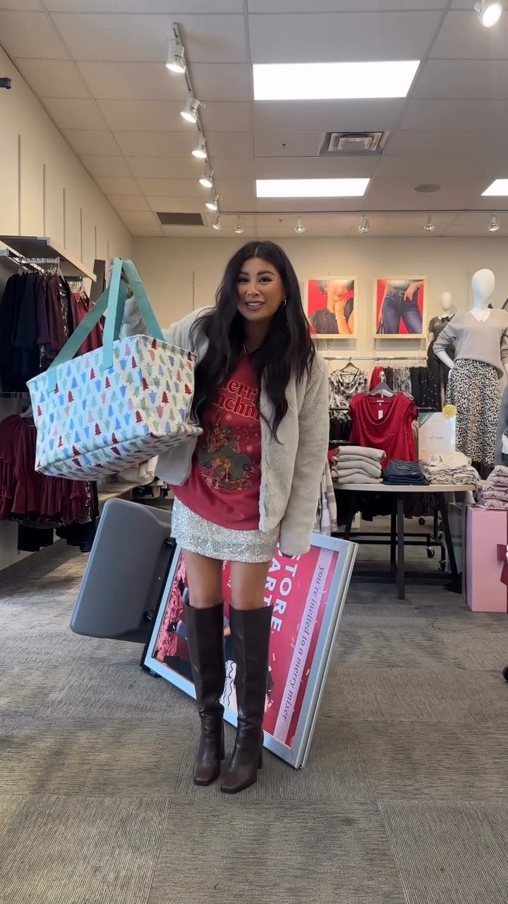 Sequins + sweatshirts + holiday cheer. 
The Very Merry Mixer is LIVE ✨✨
@maurices come shop with us today! 

#discovermaurices #mauricesassociate #mbassador #retailleader #retail

#LTKCyberWeek #LTKGiftGuide #LTKHoliday