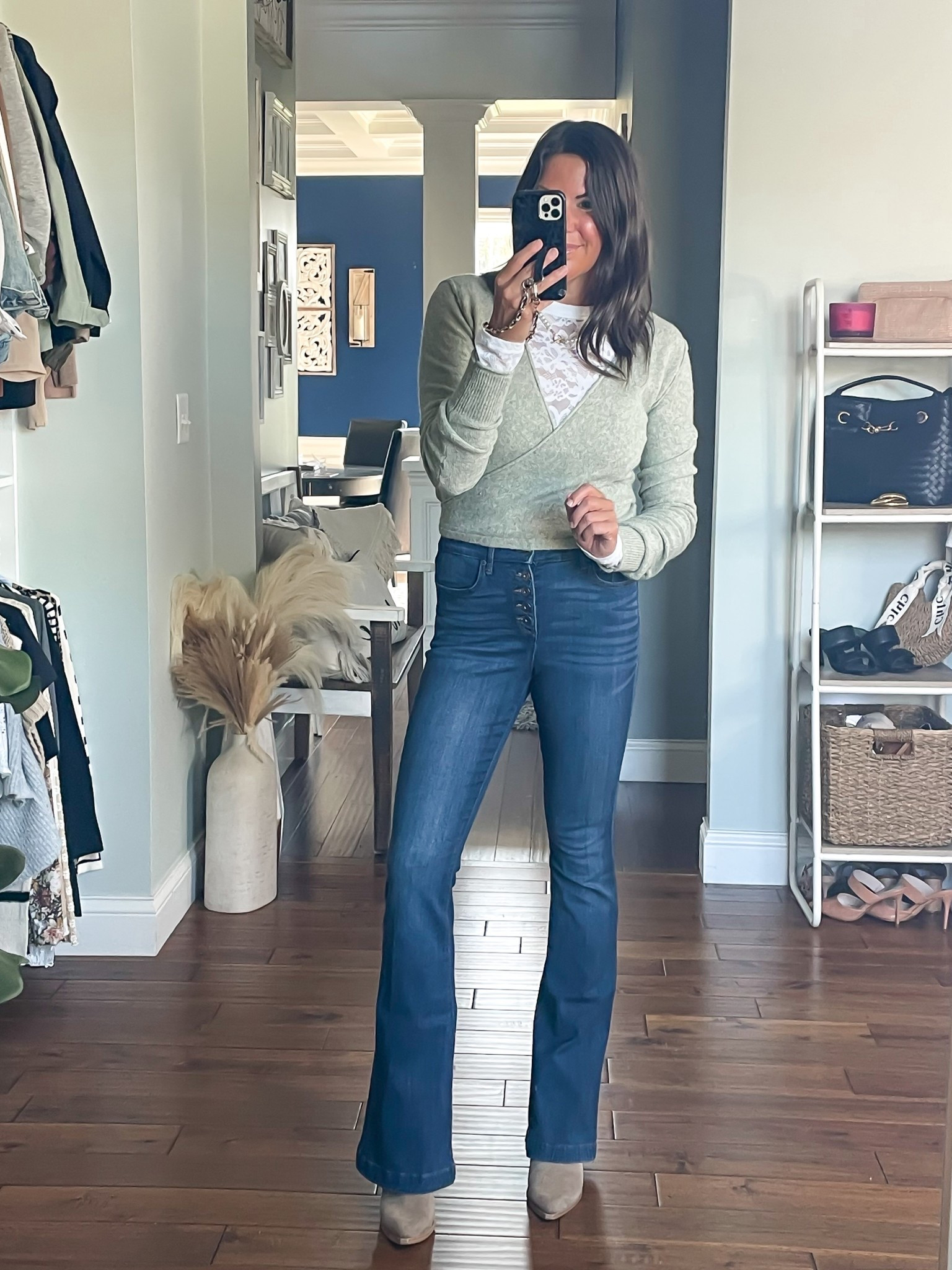 AE sale 


#LTKFallSale #LTKOver40 #LTKSaleAlert