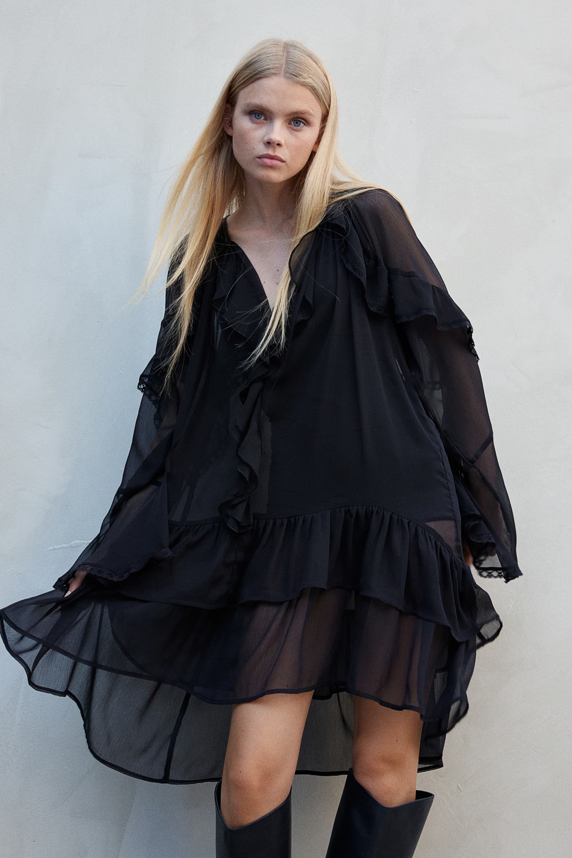 Flounced chiffon dress - Black - Ladies | H&M GB | H&M (UK, MY, IN, SG, PH, TW, HK)