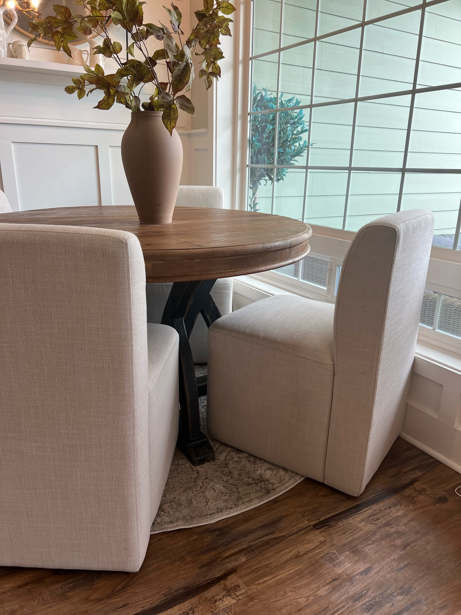 Swivel chairs for this small space! 

#LTKHome