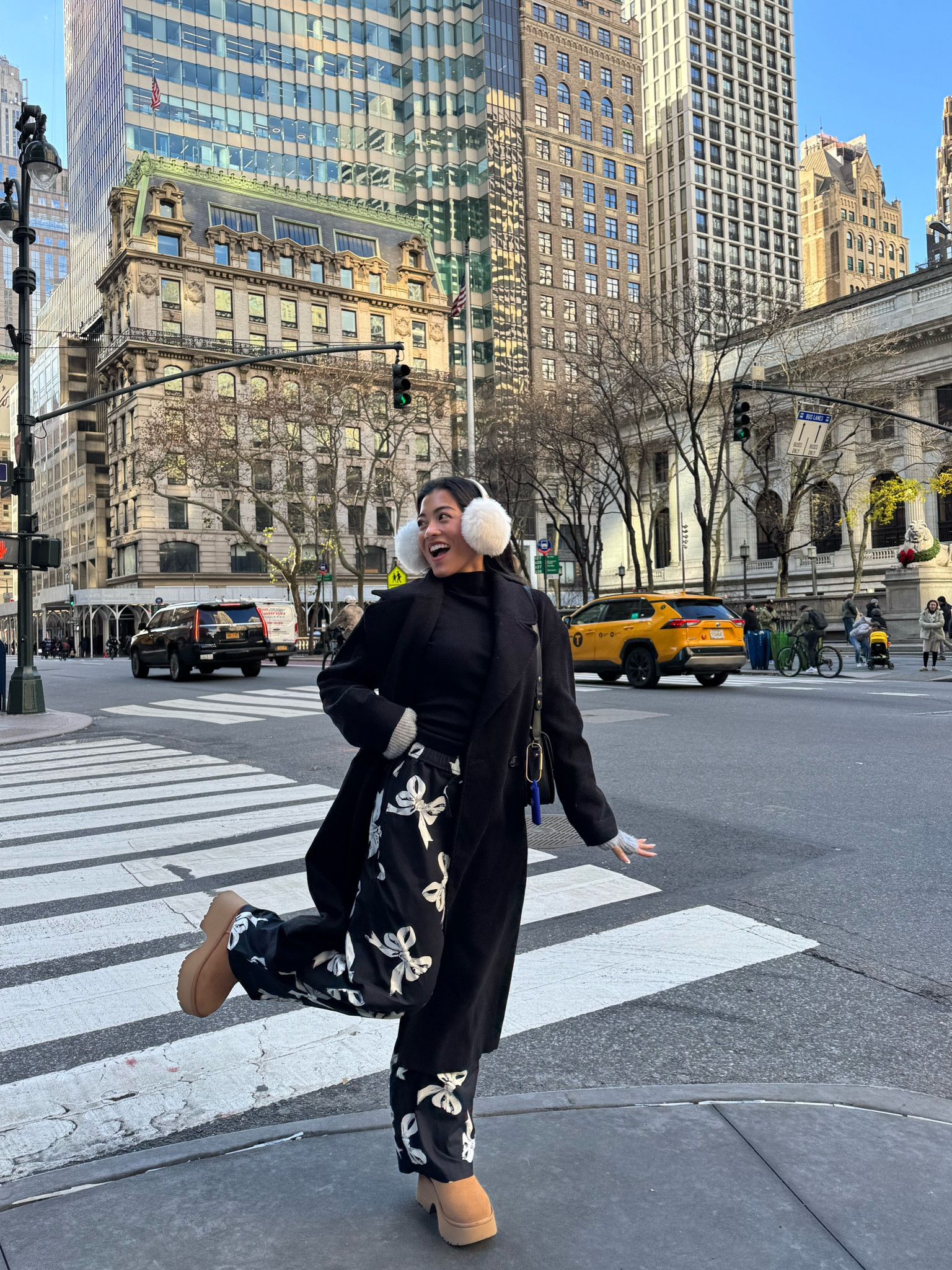 chic but make it comfy 🎀 ( pants from coach) 