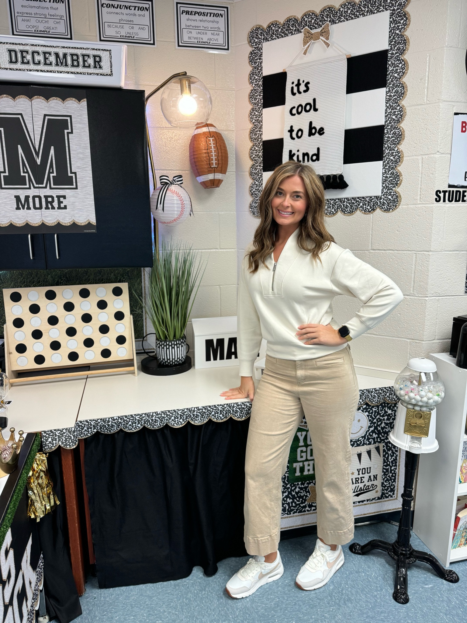 I bought this sweatshirt in every color 😂🙌🏼

#LTKSeasonal #LTKSaleAlert #LTKWorkwear