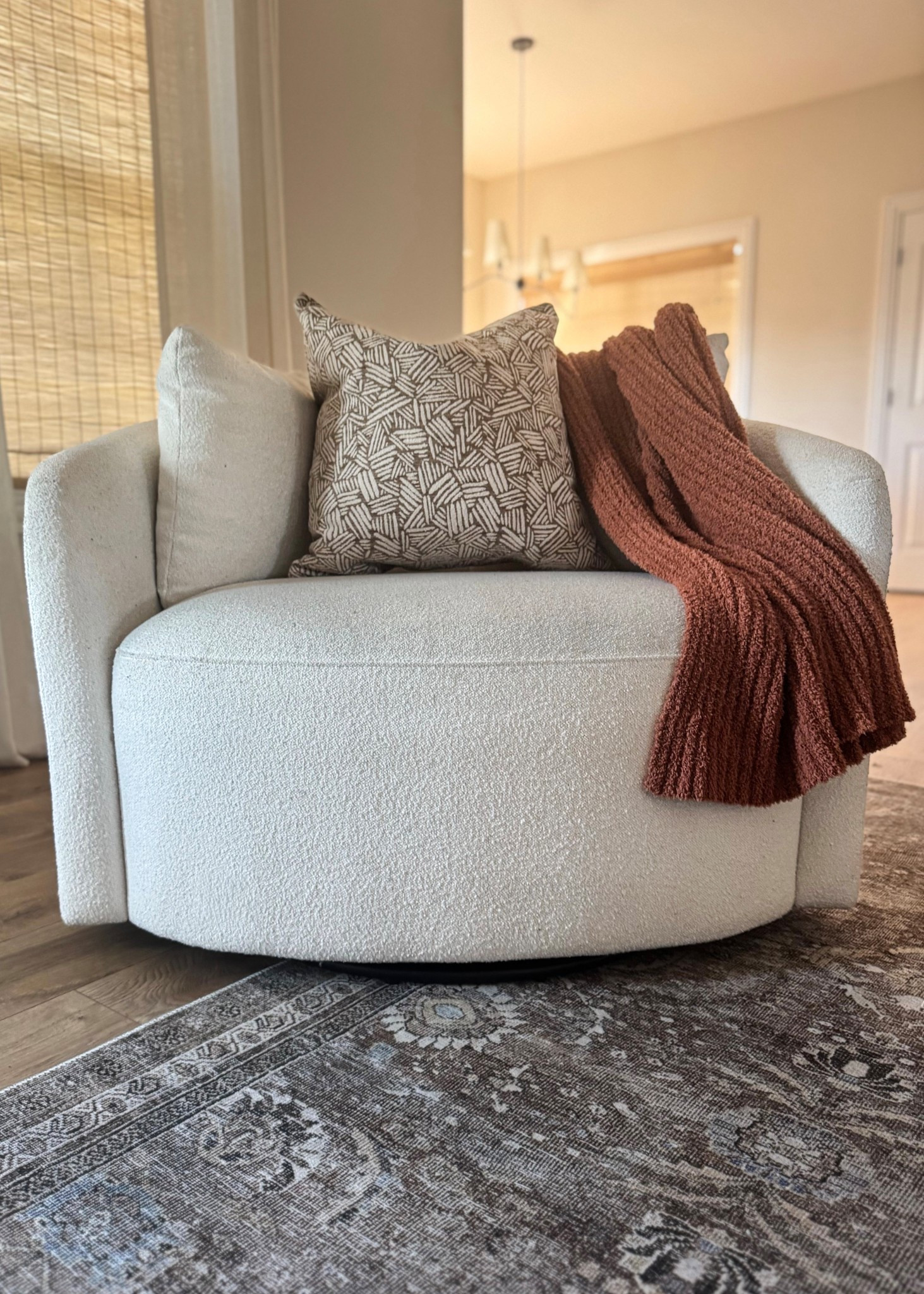 Cozy season #fallfavorites #fallessentials #luxomecomfort #feelthelove 

#LTKHome #LTKStyleTip