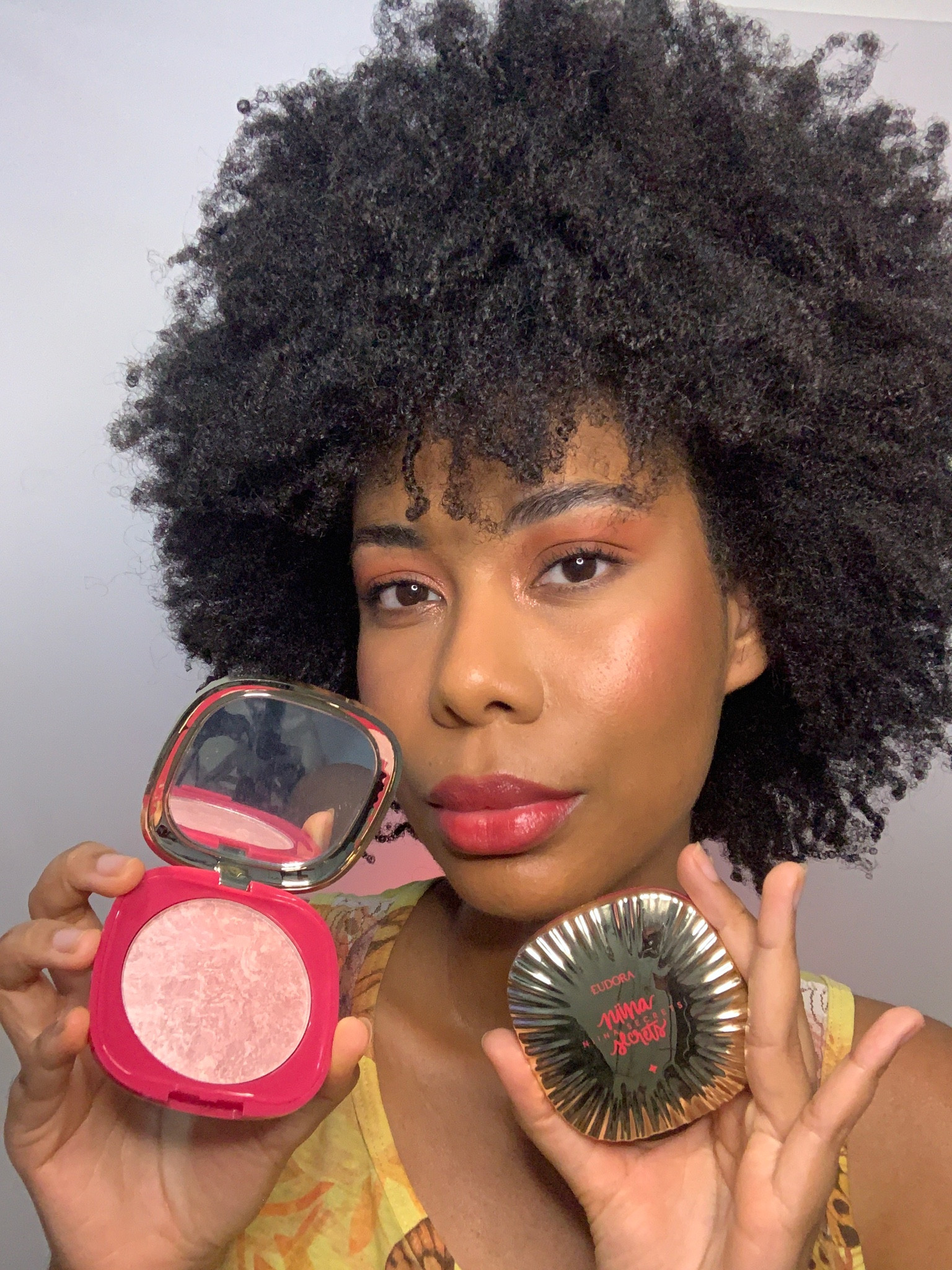 Blush marmorizado da Niina secrets by eudora. A cor 2 é a minha favorita, mas vocês encontram na cor 1 também. 

Na foto é a cor 1, no meu rosto tá aplicado a cor 2. 
#ltkgift 

#LTKbeauty #LTKbrasil #LTKGiftGuide