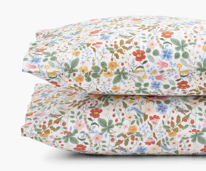 Strawberry Fields White Percale Pillowcases | Rifle Paper Co. | Rifle Paper Co.