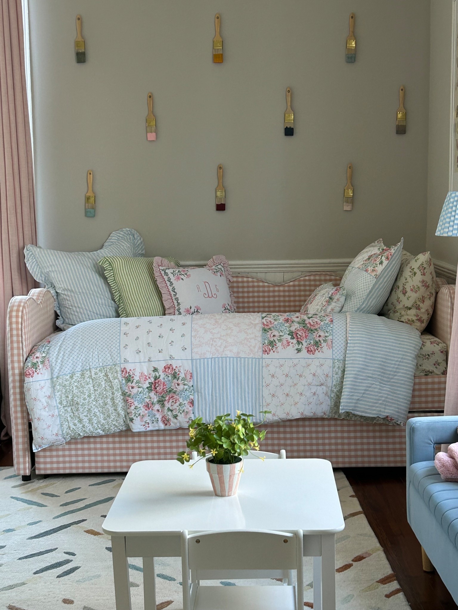 Gingham daybed
Trundle bed
Gingham bed


#LTKHome