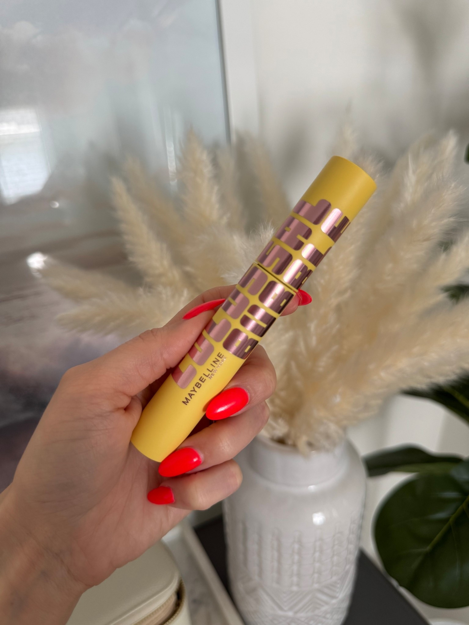  #ad A mascara that does it all AND doesn’t break the bank?! Always a yes for me 👏🏼✨loving the volume & length the @maybelline Colossal Bubble Mascara has, plus that it’se easy to build! A beauty win & one that’s added to my LTK #MaybellinePartner #TargetPartner #target @maybelline@target

#LTKBeauty #LTKFindsUnder50 #LTKStyleTip