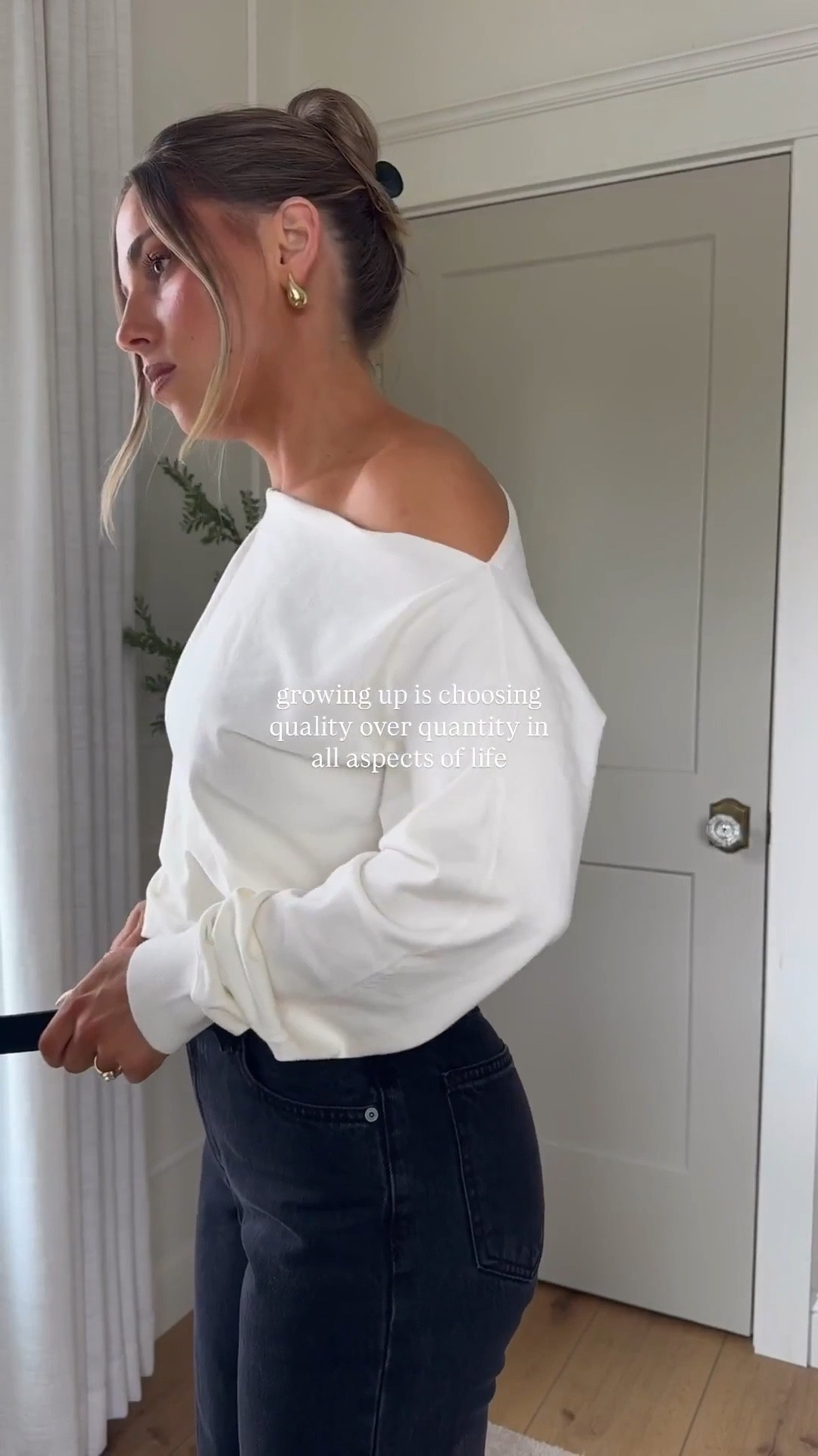 These days I am so much more likely to spend more on pieces that feel like they will last vs saving on items that are going to be ruined after one wear or wash! 👏🏼

(Wearing xs, & size 25 jeans)  

#aritzia #qualityclothing #ootd #fallfashion #falloutfitinspo
#LTKStyleTip


#LTKSeasonal #LTKmomlife #LTKHoliday