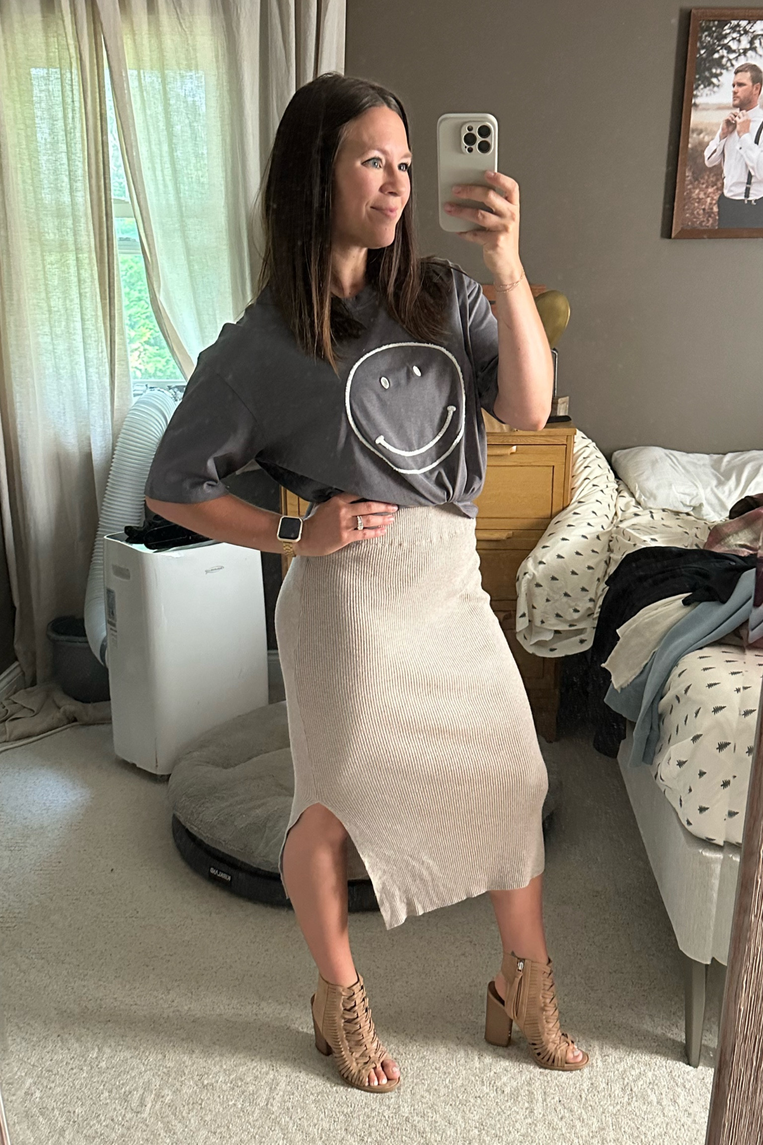 Just smile 😊 

A simple chill outfit for the office day. I love pieces that can be worn dressed up or dressed down and either way are comfortable and make me feel confident!

#amazon #dressup #dressdown #ribbed #skirt #heels


#LTKFitness #LTKstyletip #LTKworkwear