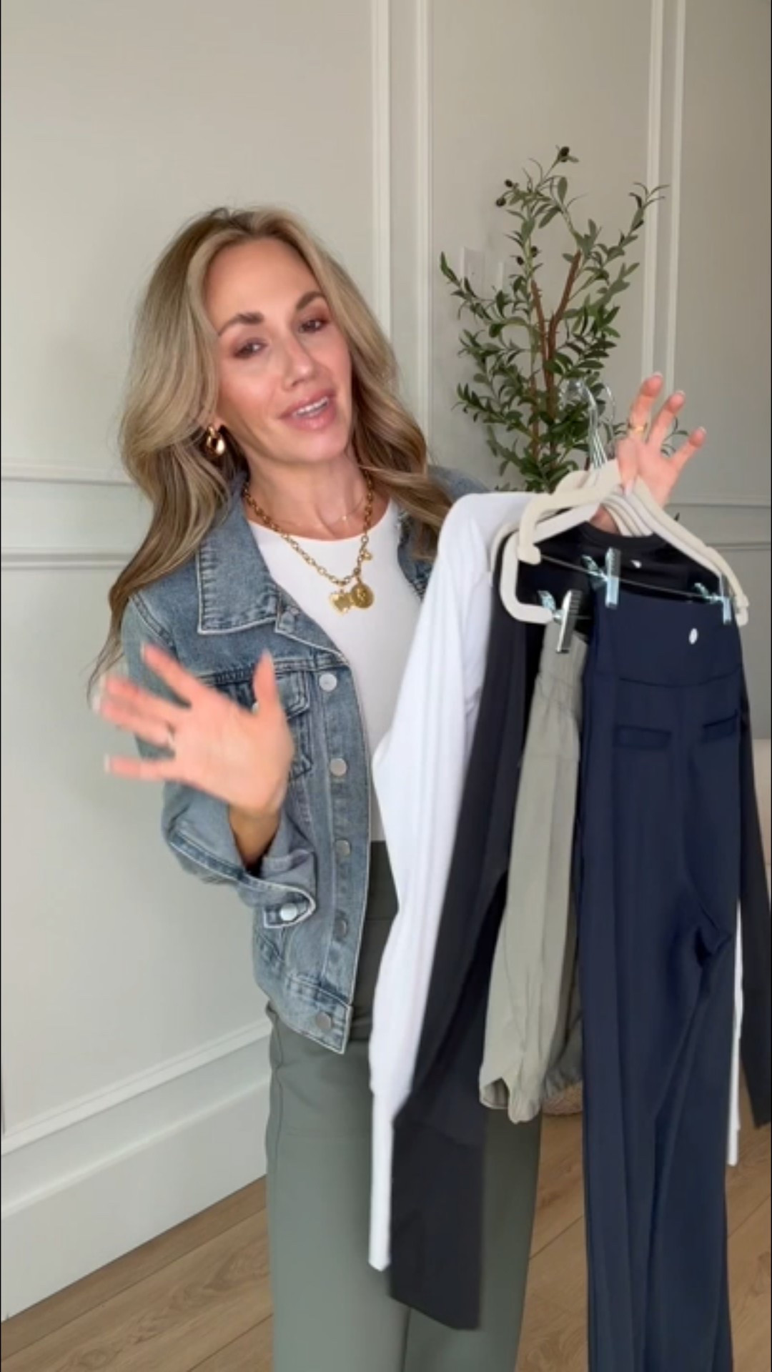 Cute but comfy outfits for busy ladies! These are yoga pants that look like dress pants! You can even get away with wearing them as workwear to the office 👏

#LTKootd #LTKPetite #LTKWorkwear