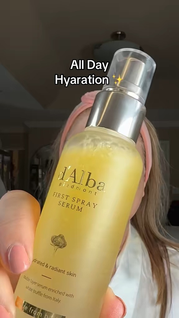 My skin loves this stuffs TSPRAY
It's from a
brand called @d'Alba Piedmont and they call it their "First Spray Serum". I usually use it to tone my skin before skincare, and then again as the last step in my makeup routine to "melt" the powders into the skin for that dewy finish!
#skincare #musthaves & radiant skir #firstsprayserum #serumspray #trufflespray